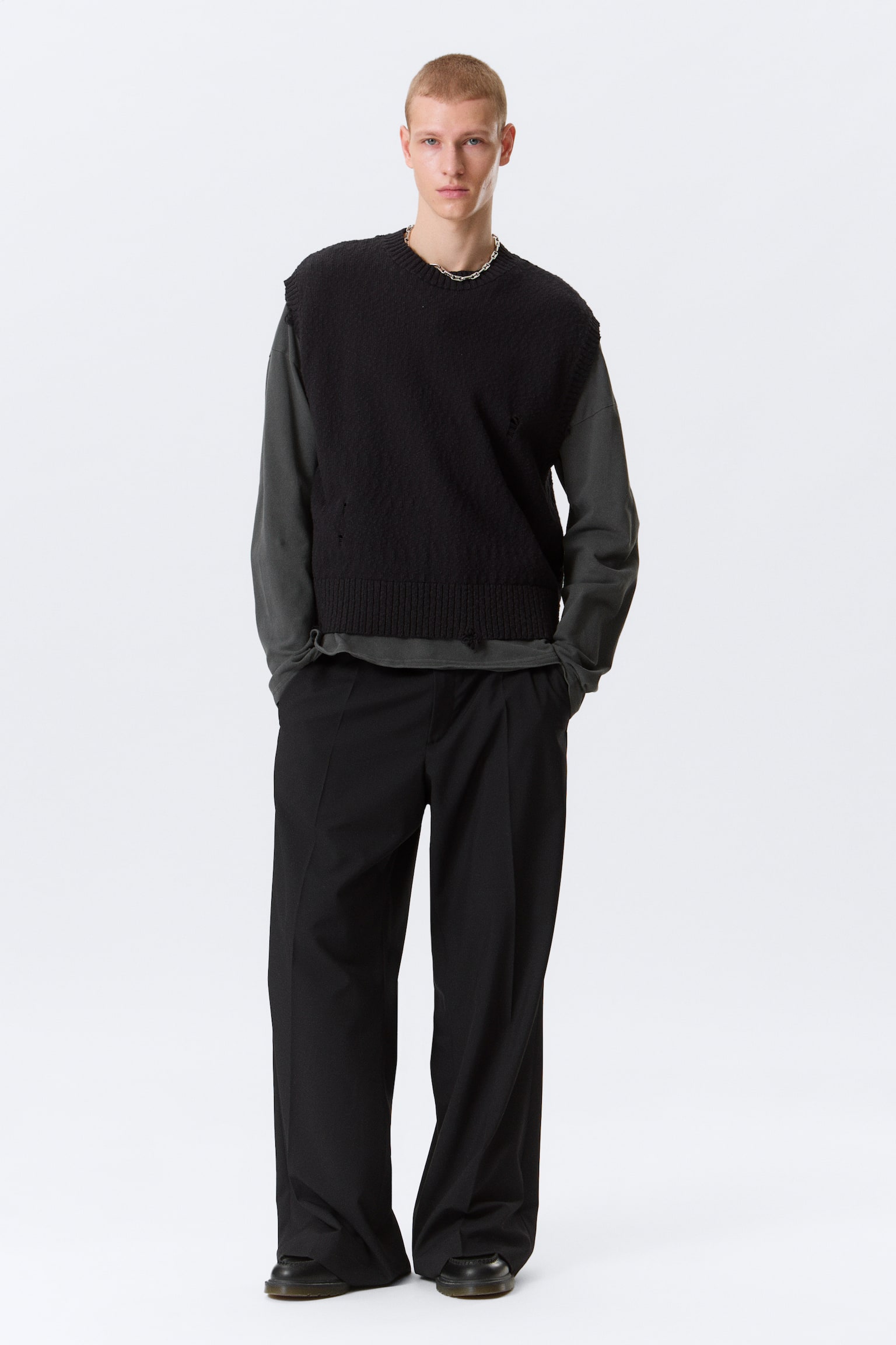 Lässige Strickweste im Used-Look - Schwarz/Blau & Beige gestreift - 6