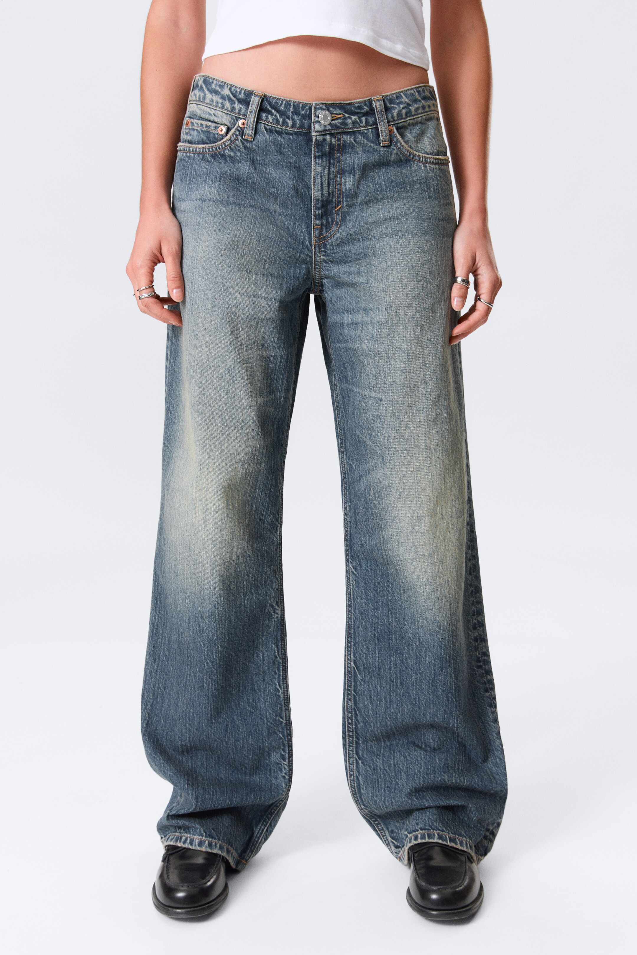 Ver imagem maior: Calças de ganga largas de cintura descida Ample - Redondo Blue - Azul Médio - SENHORA | H&M PT 2