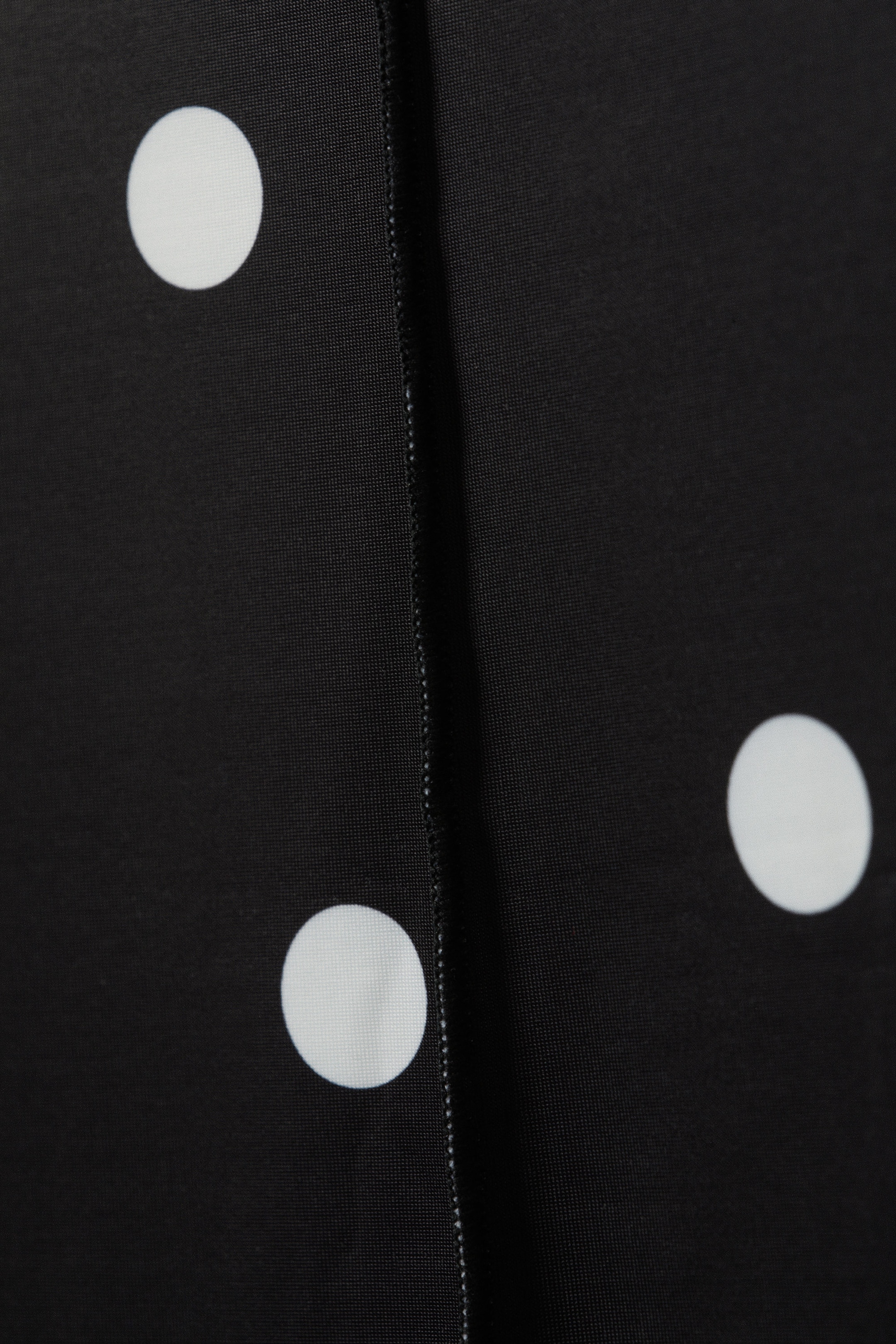 Schwarz - Langarm-Top mit schmaler Passform und Stehkragen - 2