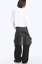 White - Cropped Oversized Long-Sleeved T-shirt - 2