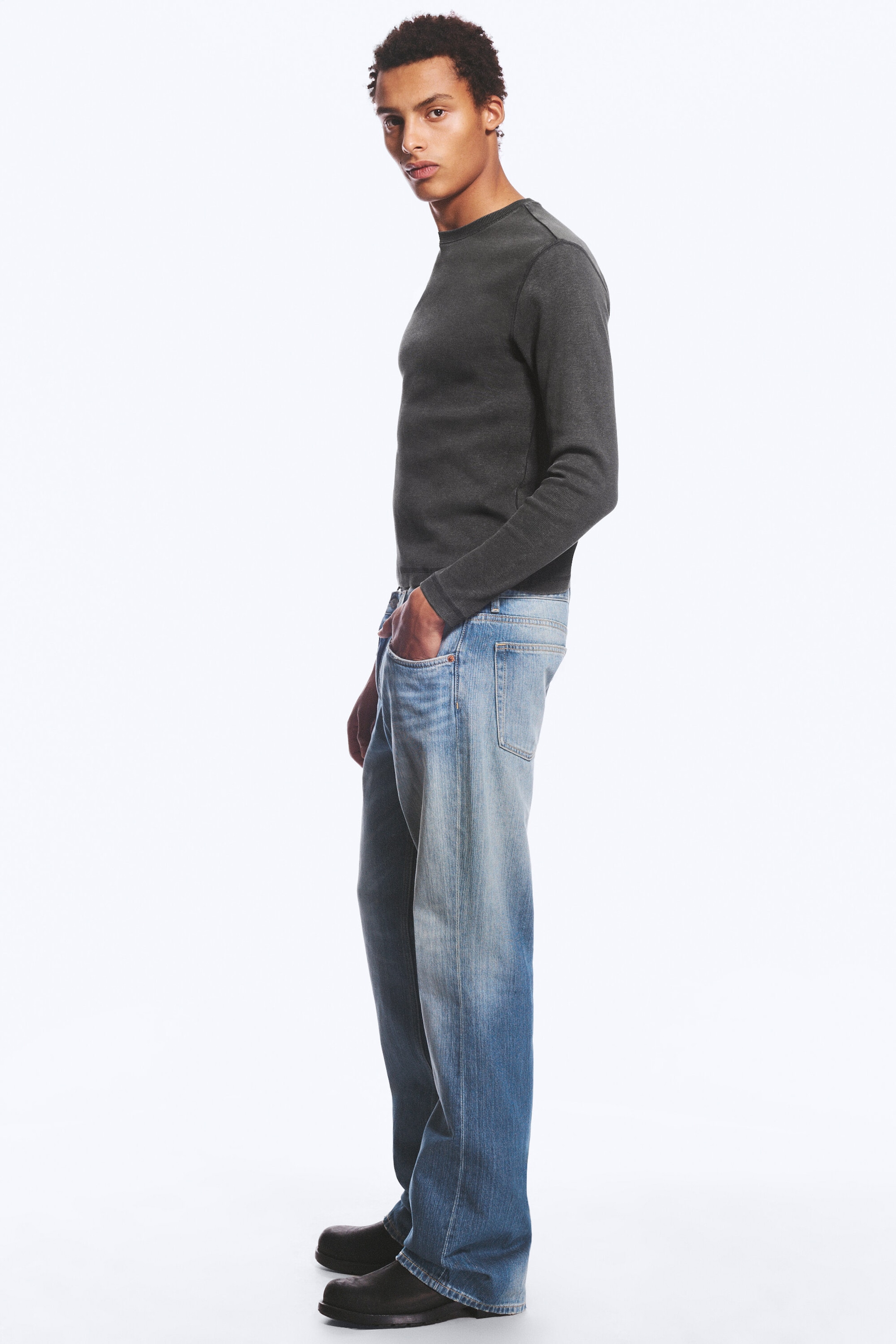 Stallion Blue - Mittelblau - Mercury Mid Waist Relaxed Bootcut Jeans - 7