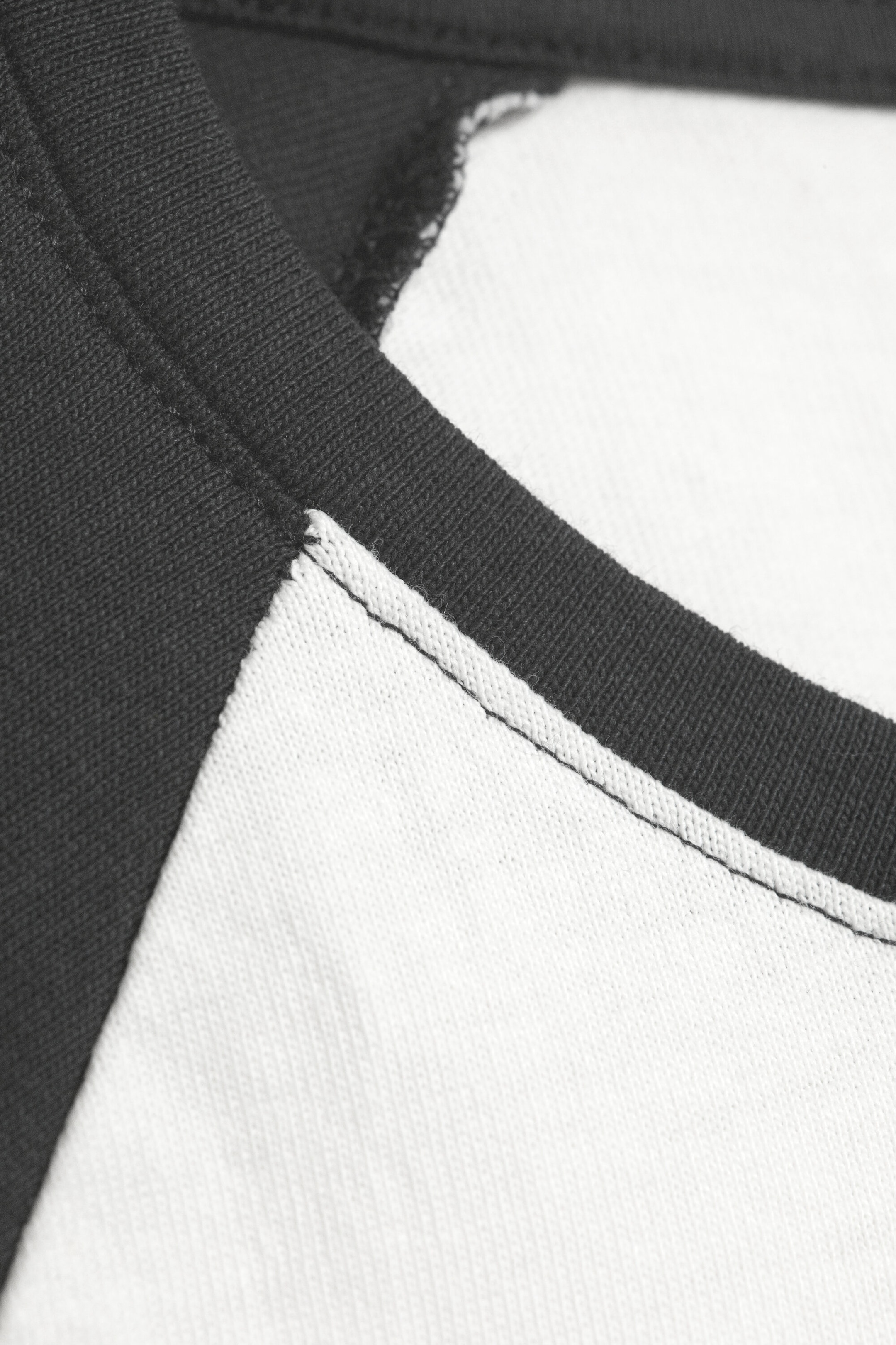 White/Dark Grey - Short-Sleeved Raglan T-shirt - 5