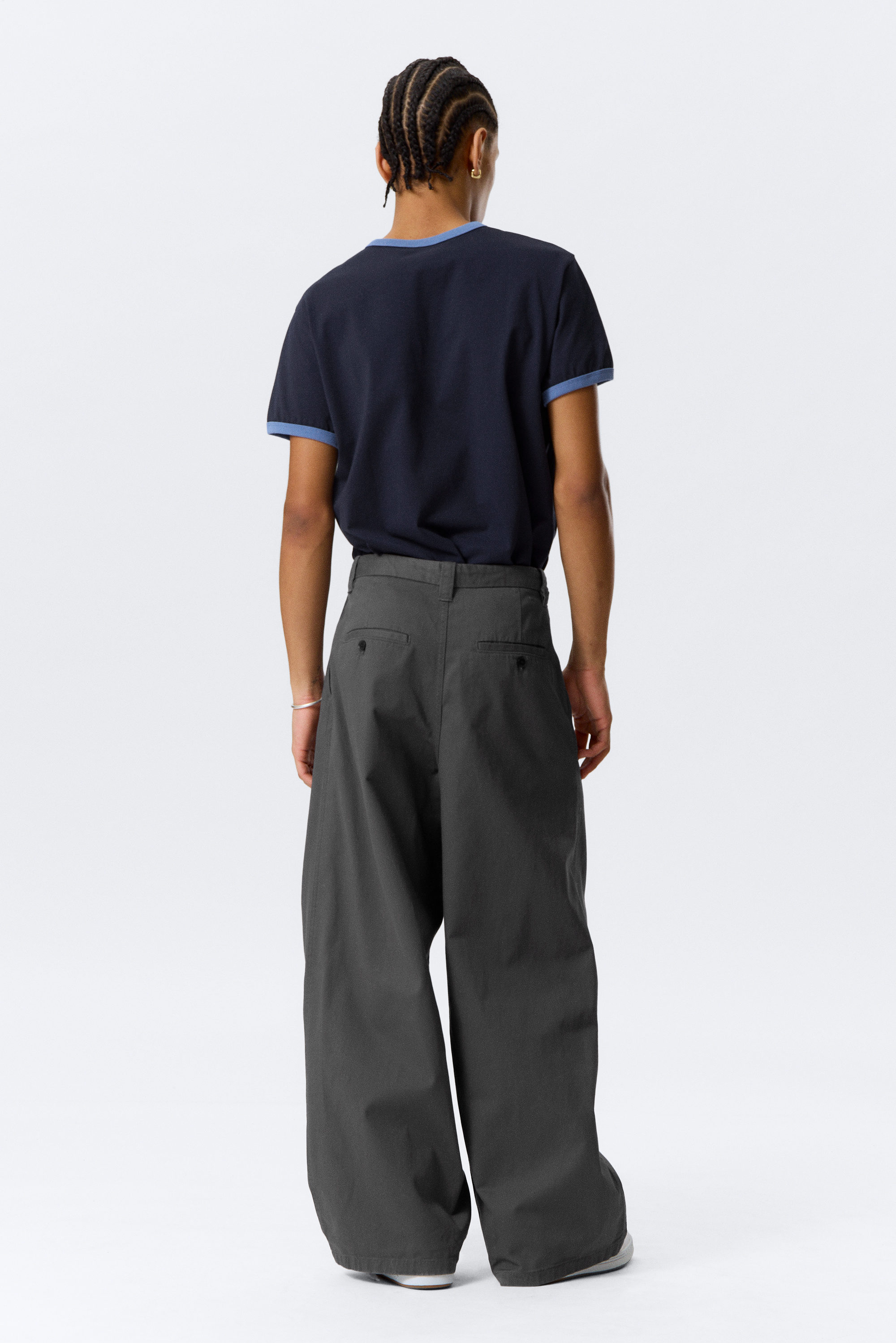 otis baggy pleated twill chinos - Dark Grey | Weekday WW