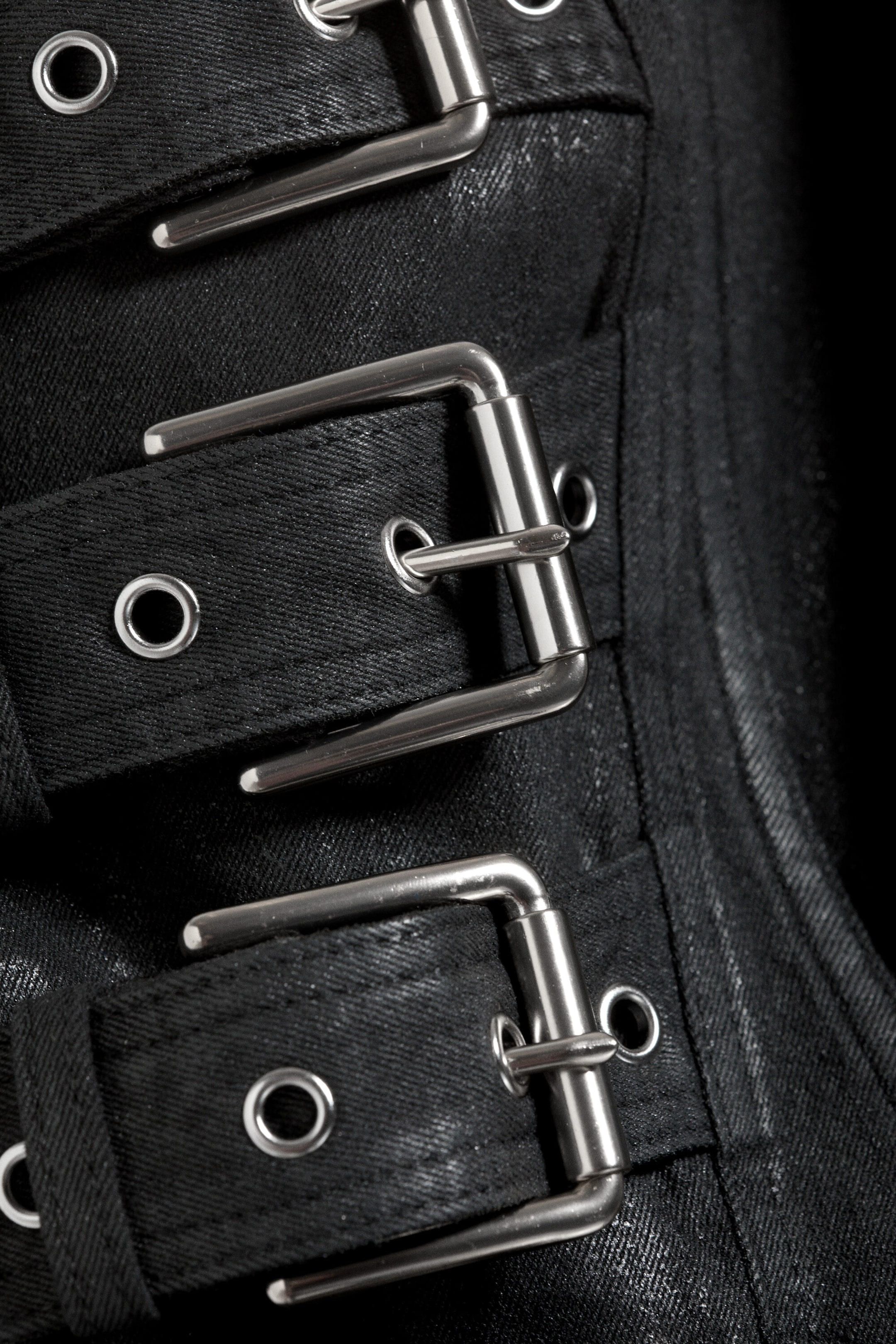 Beschichtetes Schwarz - Korsett-Top aus beschichtetem Denim mit Schnallen - 5