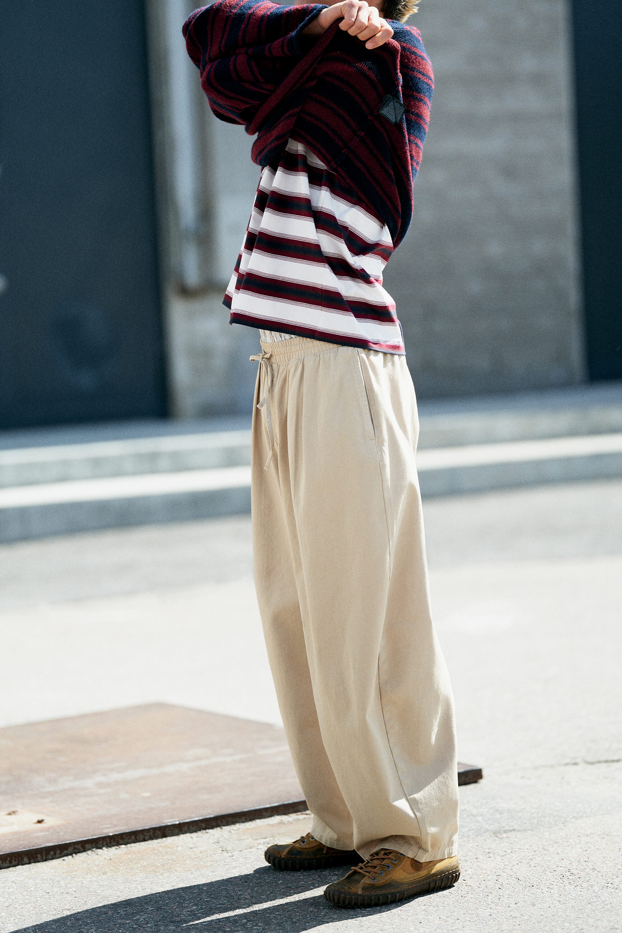 Dusty Beige - Barrel Pull-on Trousers - 4