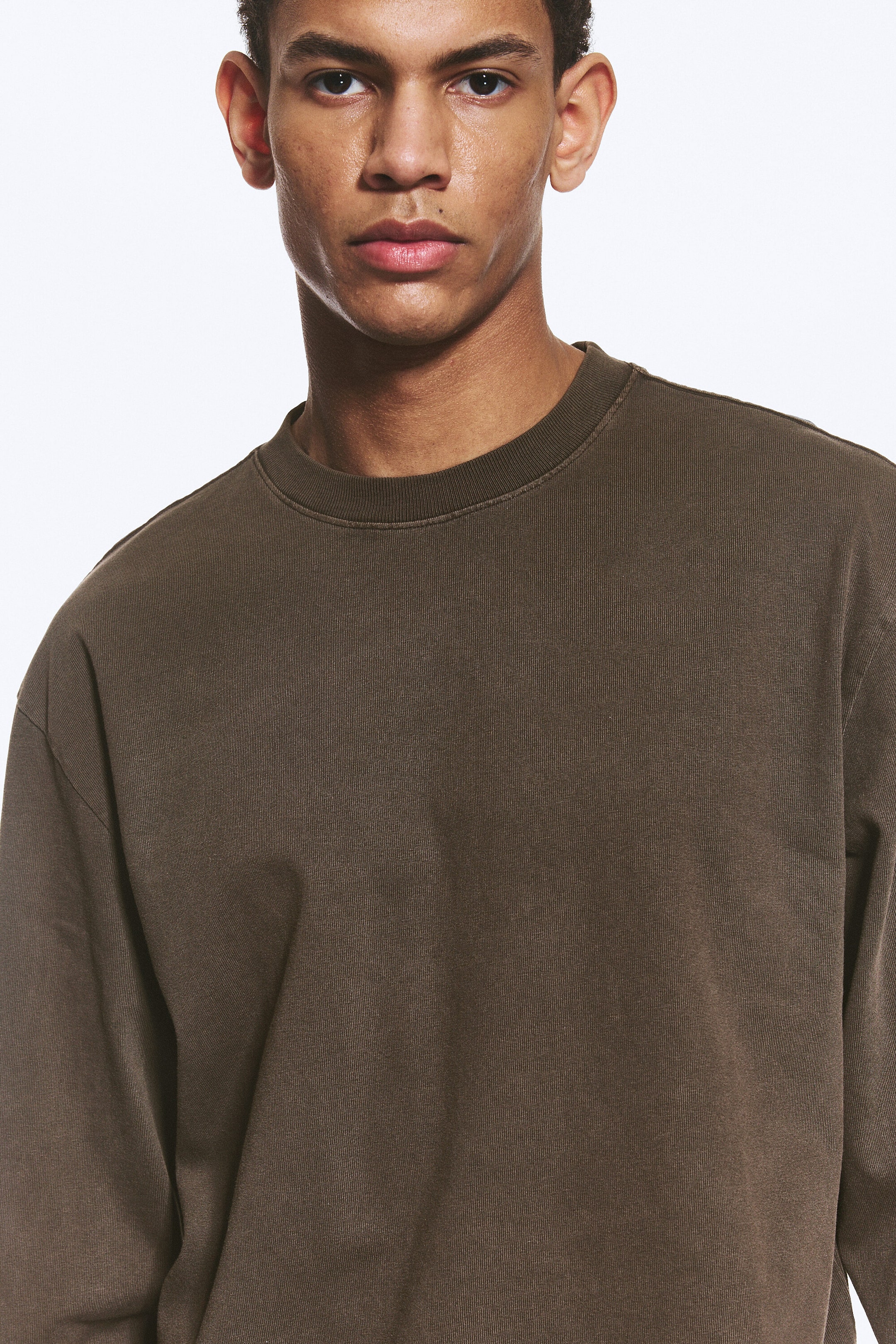 Dark Brown - Relaxed Long-Sleeved T-shirt - 1