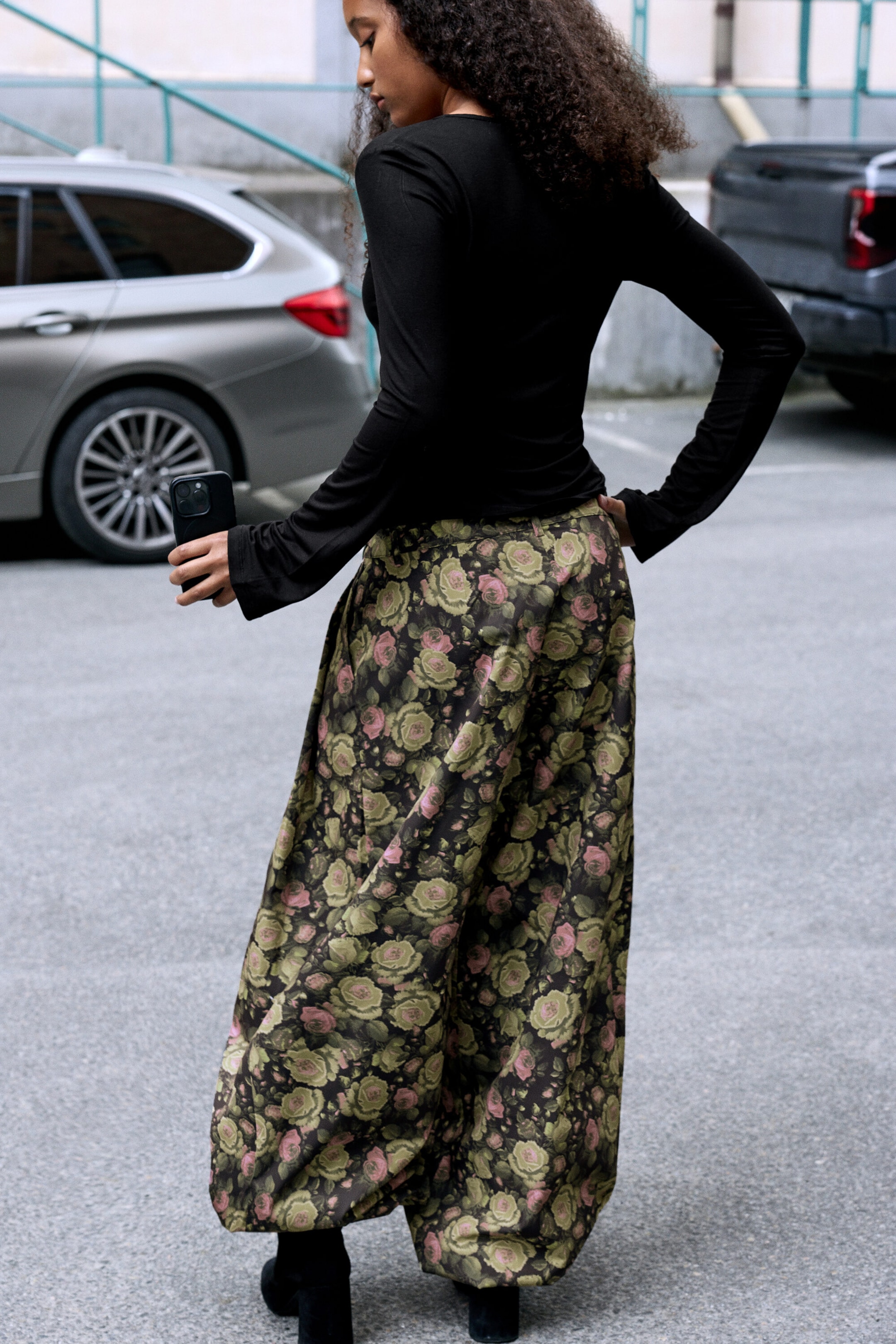 Khaki - Blumenprint - Ballonhose mit niedrigem Bund - 3