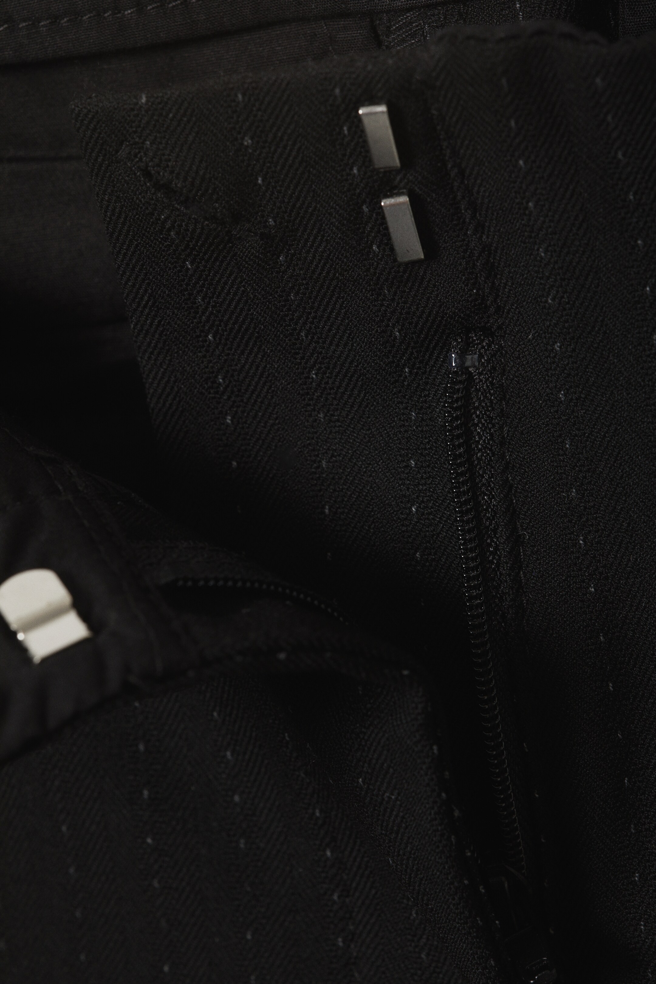 Visa större bild: Kostymbyxor utan midjeband - Svartrandig - DAM | H&M FI 2