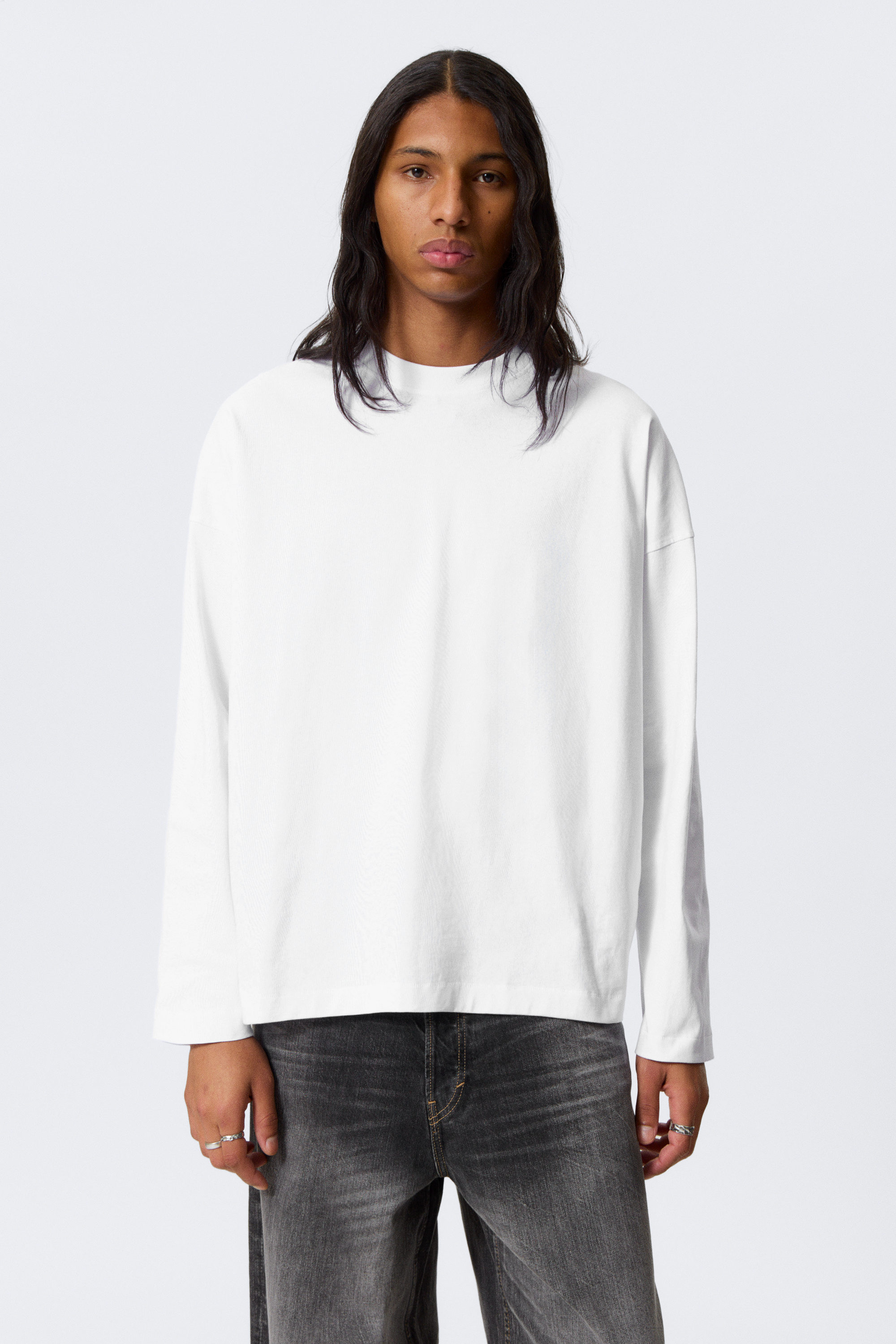 White - Wide Oversized Long-Sleeved T-shirt - 1