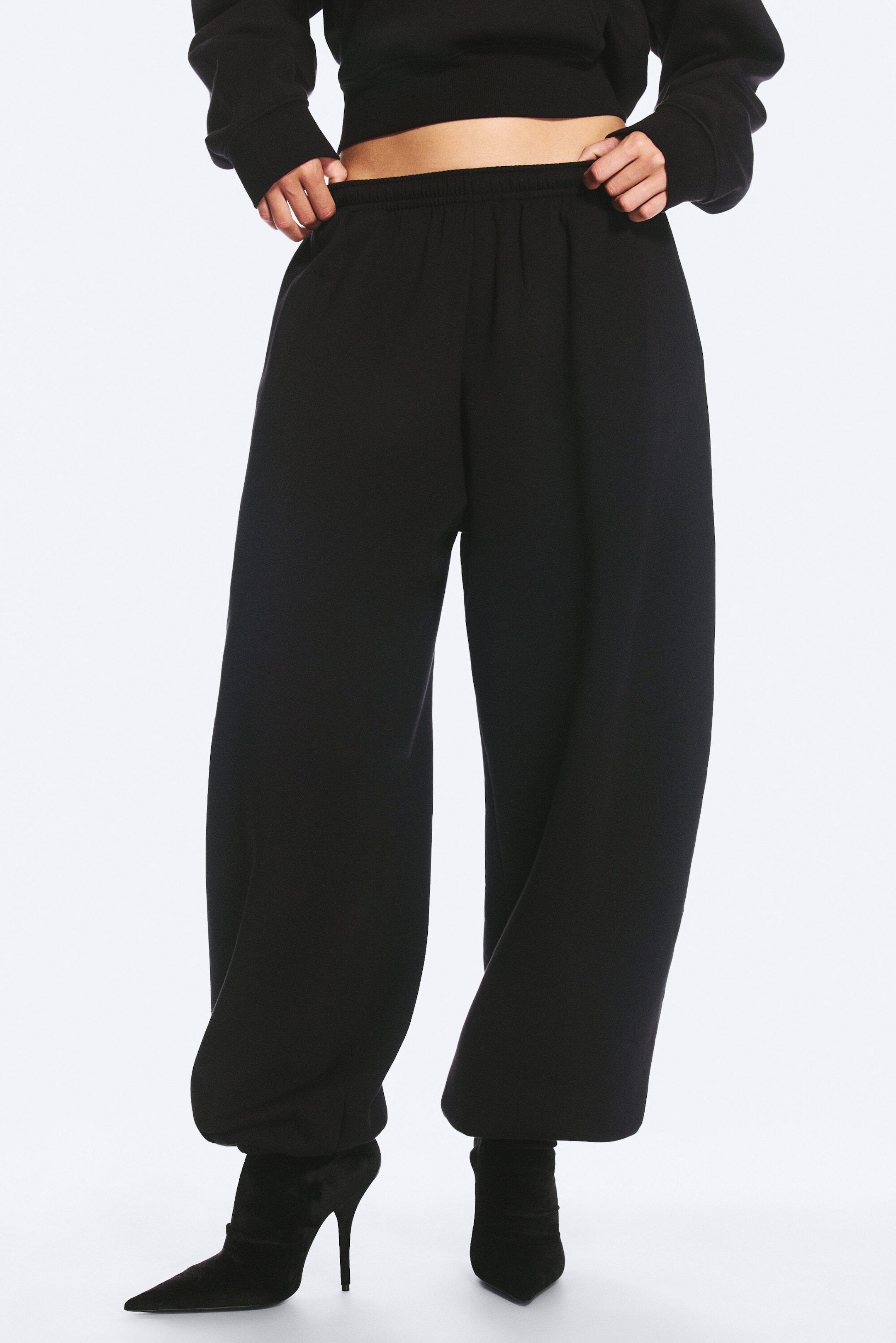 Svart - Standard sweatpants - 1