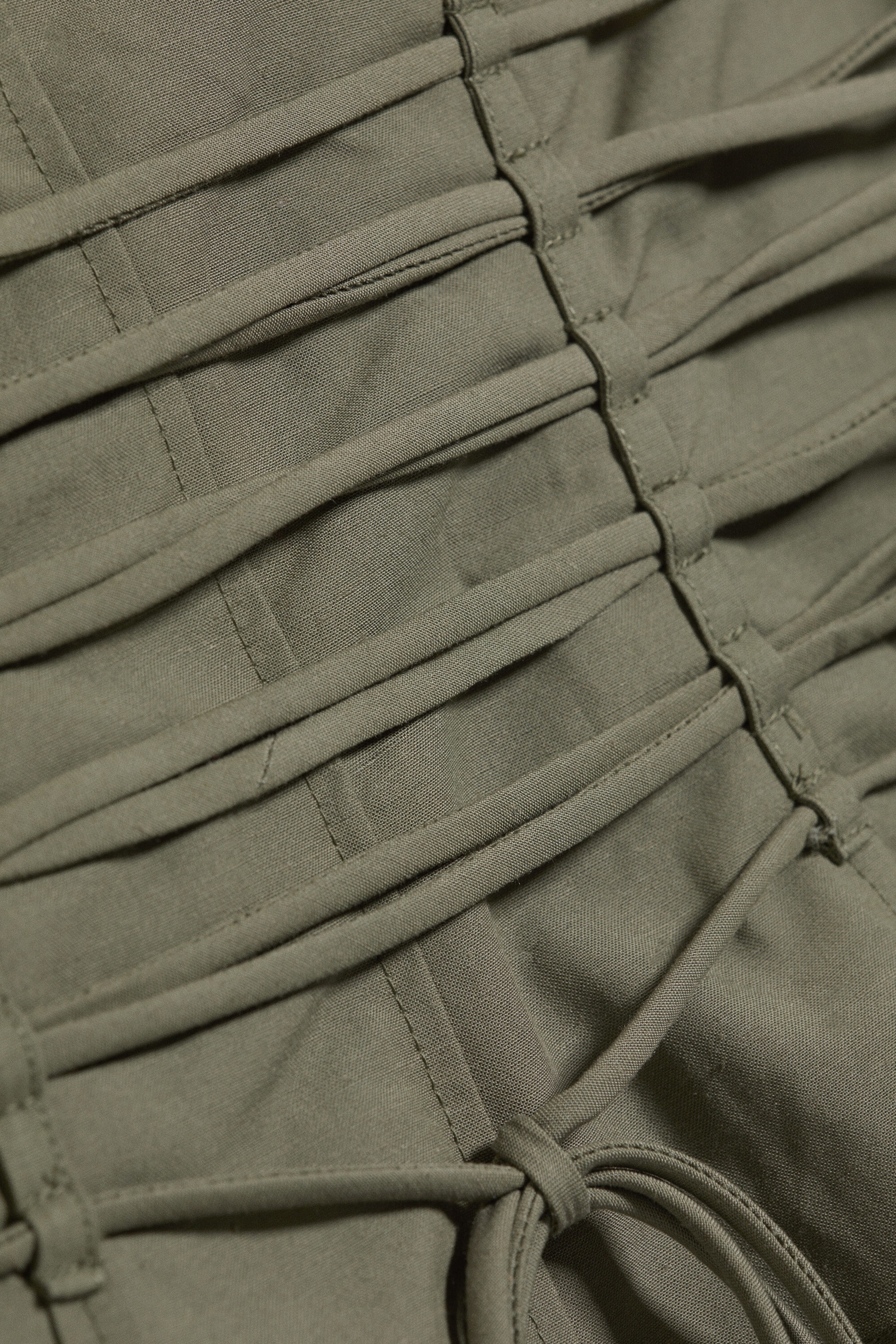 Vert kaki - Haut dos nu zippé col V à nouer à la taille - 6