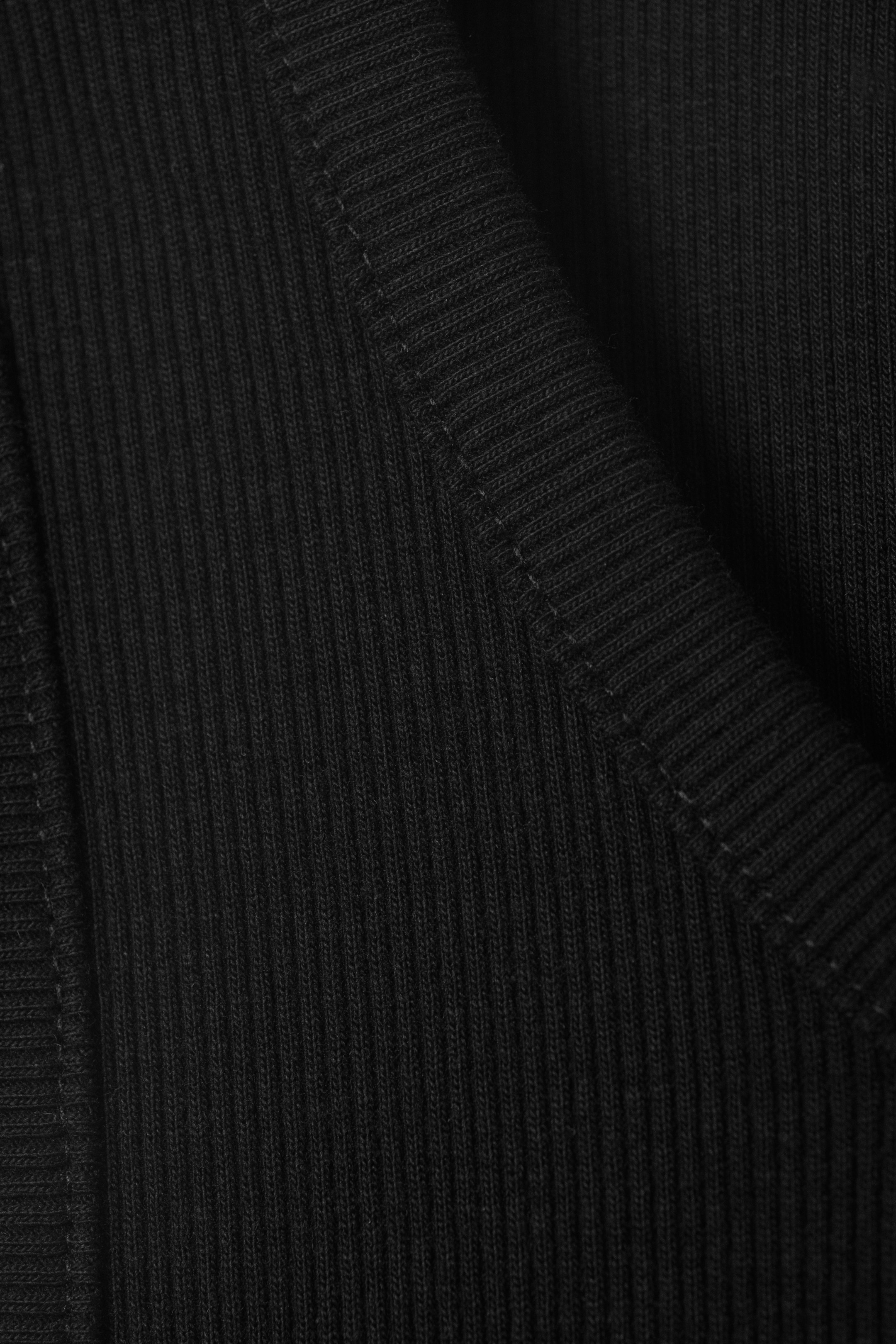 View larger image: Regular Fit Ribbed Tank Top - Black - Men | H&M GB 5
