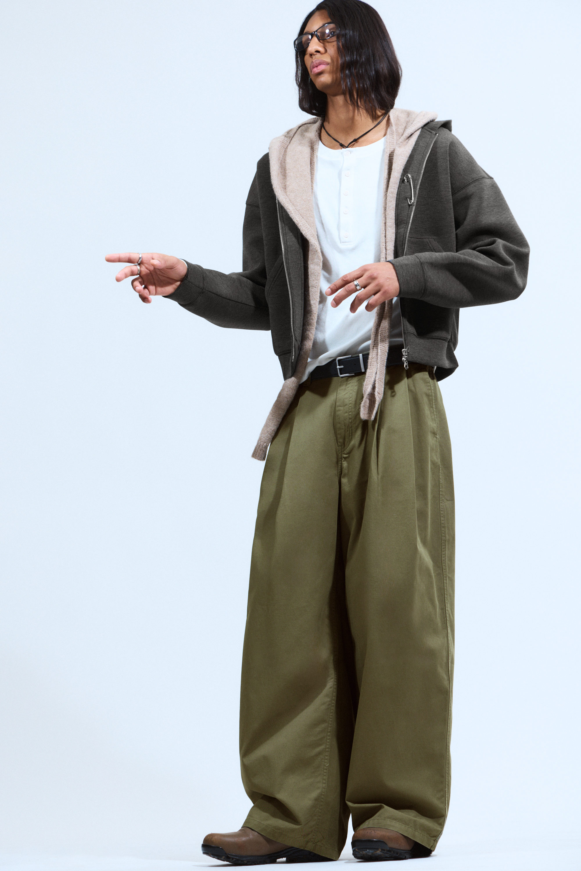 Khakigrön - Oversized chinos i bomullstwill med veck - 1