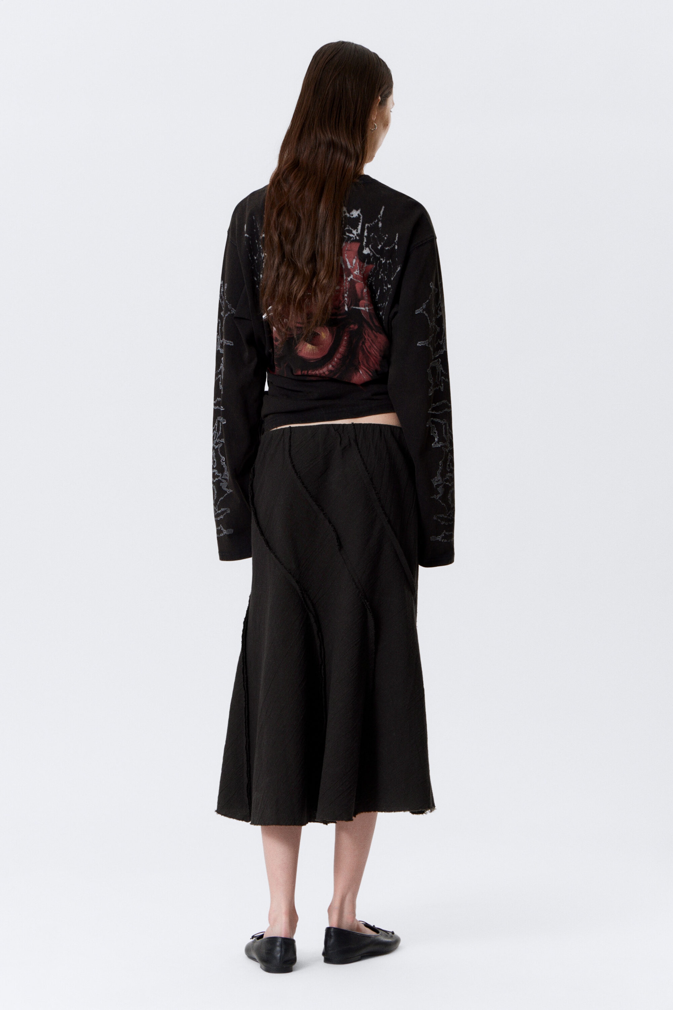 Black - Mid Rise Curved Seam Midi Skirt - 3