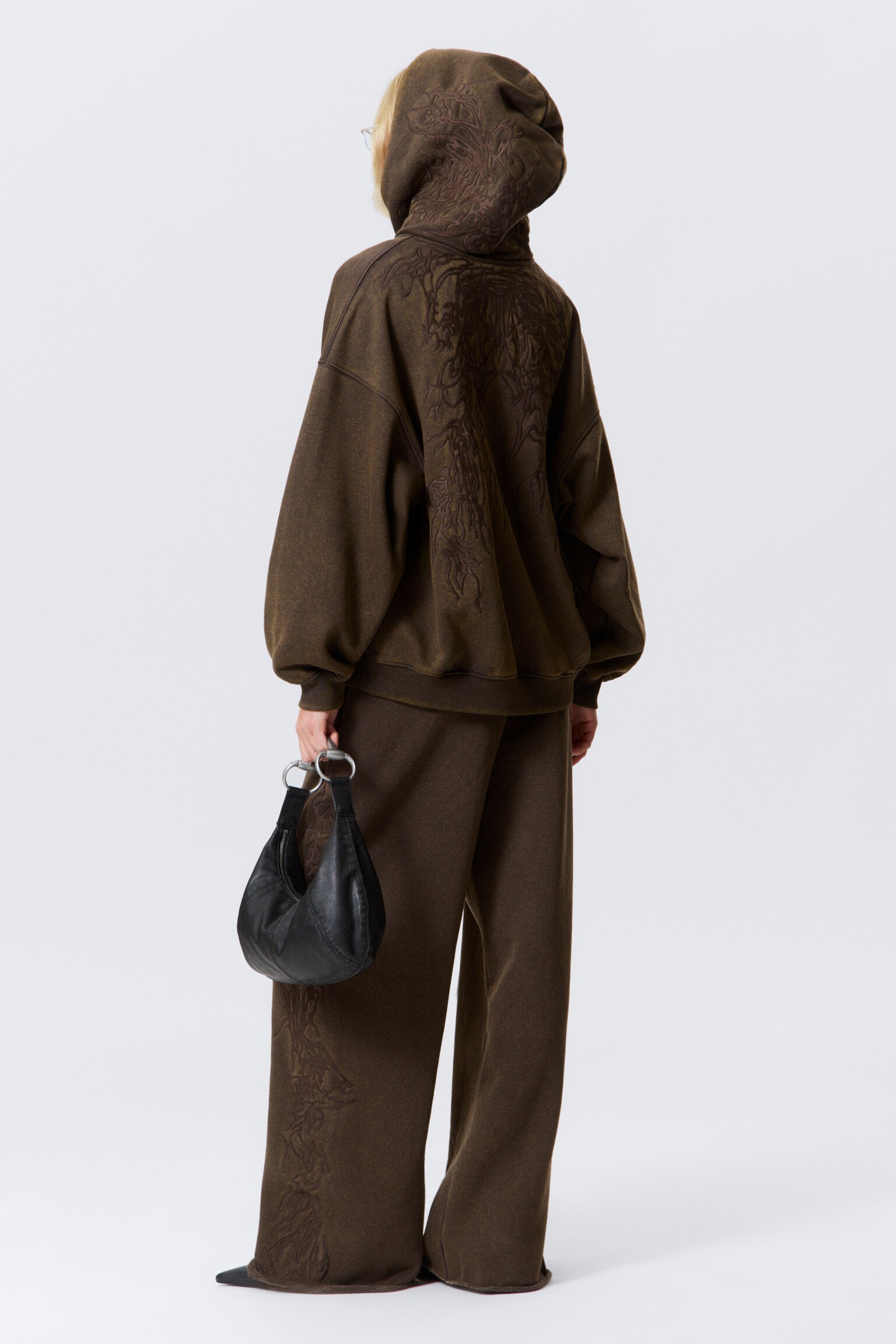 Broderad oversized tung hoodie - Mörkbrun - 6