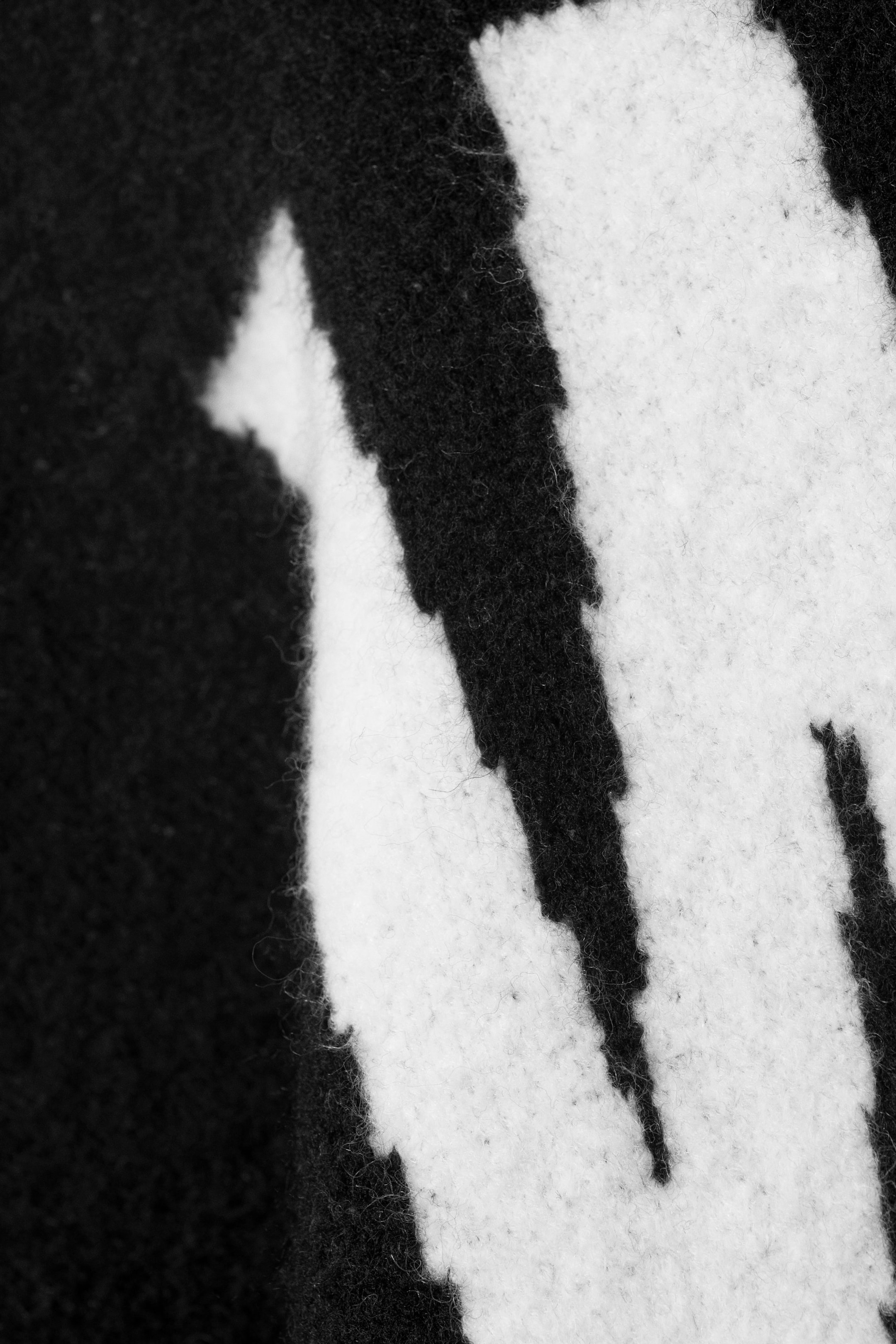 Black - New Beginnings - Oversized jacquardgebreide trui - 2