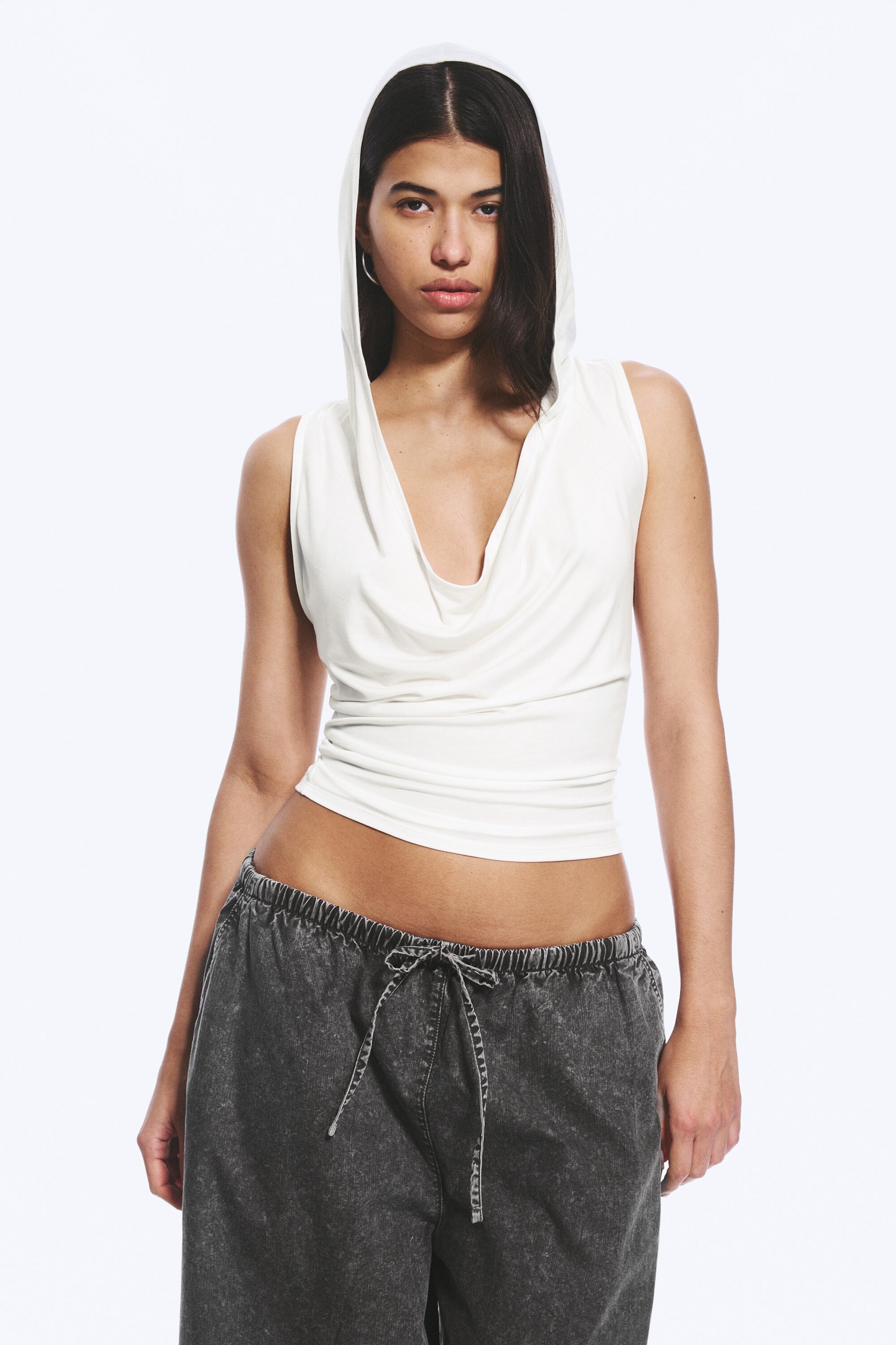 Weiß - Drapiertes ärmelloses Lyocell-Top mit Kapuze - 1