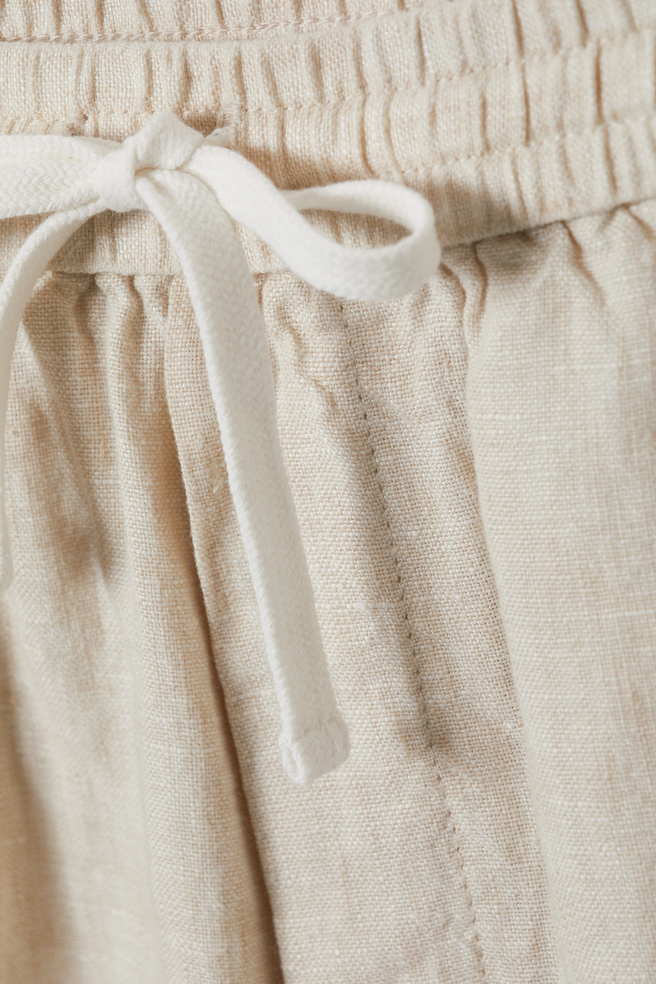Ecru - Locker geschnittene Leinenshorts mit Kordelzug - 2