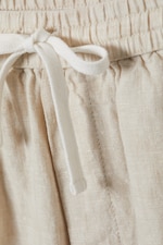 Ecru - Avslappnade linneshorts med dragsko - 1
