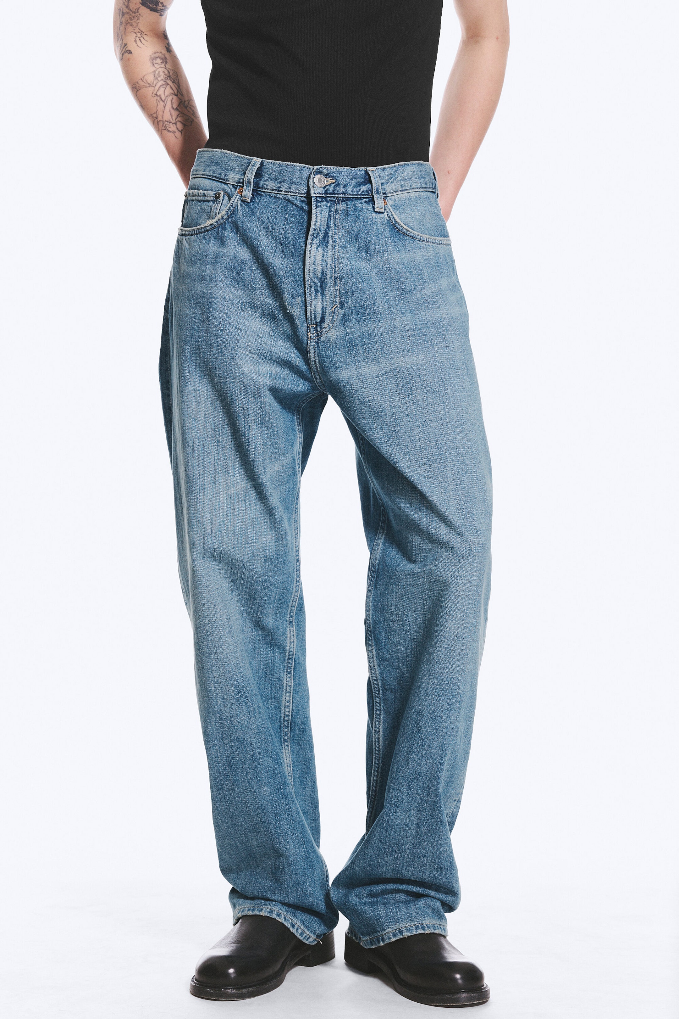Captain Blue - Ljusblå - Galaxy Mid Waist Loose Straight Jeans - 2