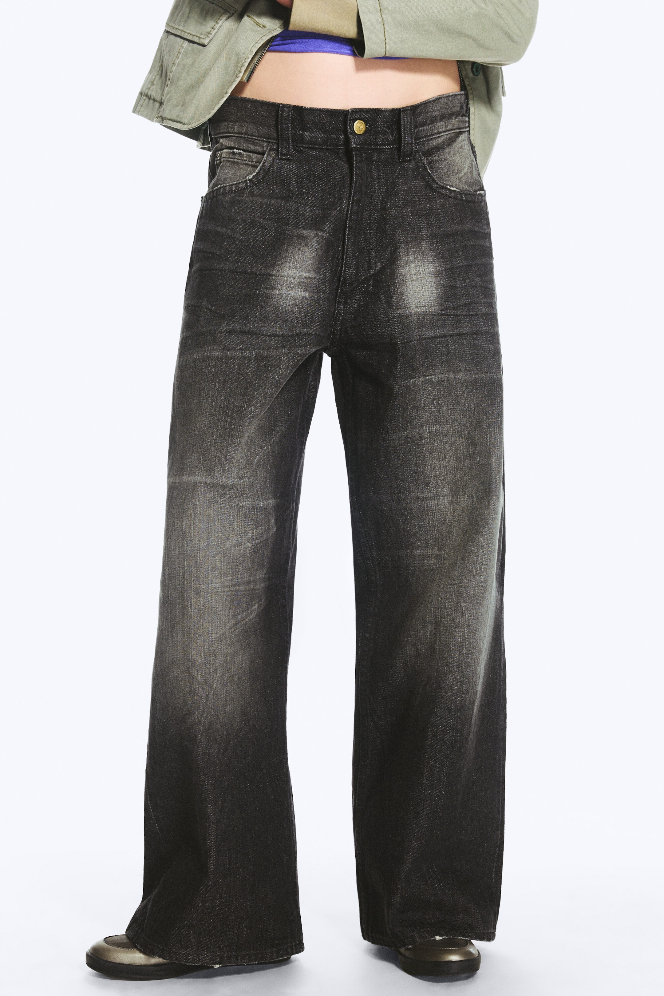 Chafe Black - Looser Regular Waist Loose Straight Jeans - 4