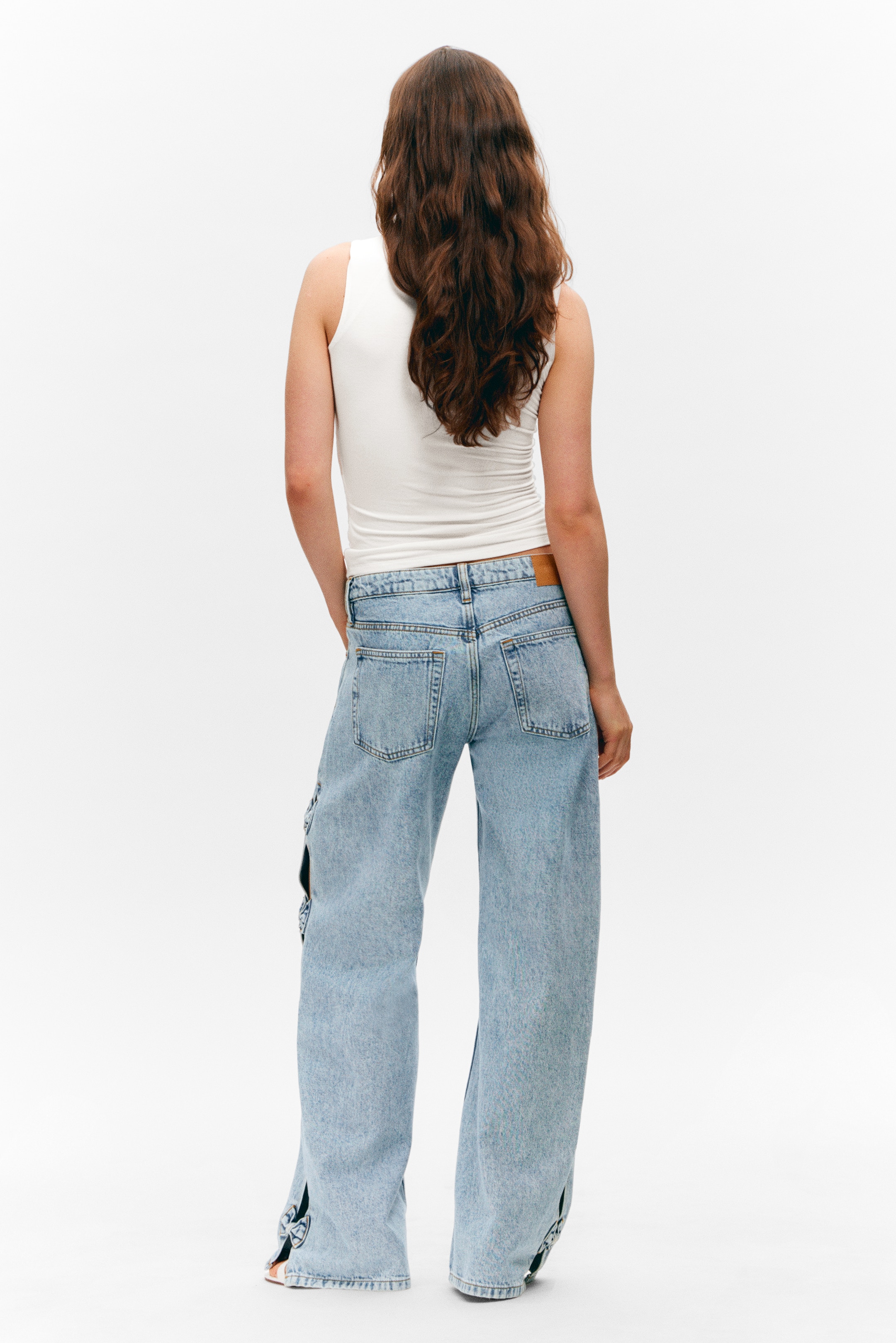 Grösseres Bild ansehen: Imoo Low Rise Wide Leg Bow Jeans - Mid Blue - Mittelblau - DAMEN | H&M CH 4