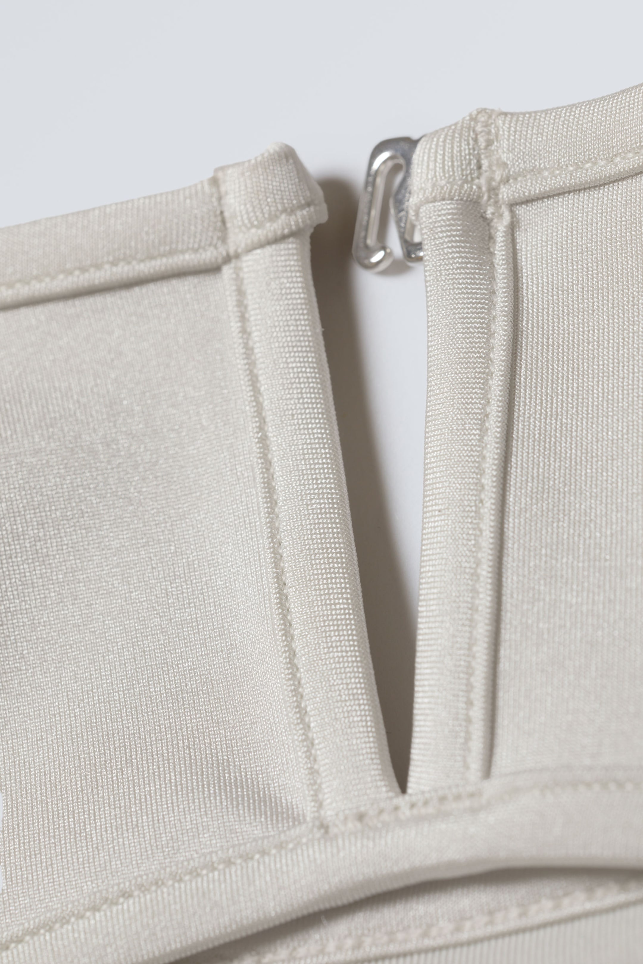 Zacht taupe - Bikinitop met voorsluiting - 3