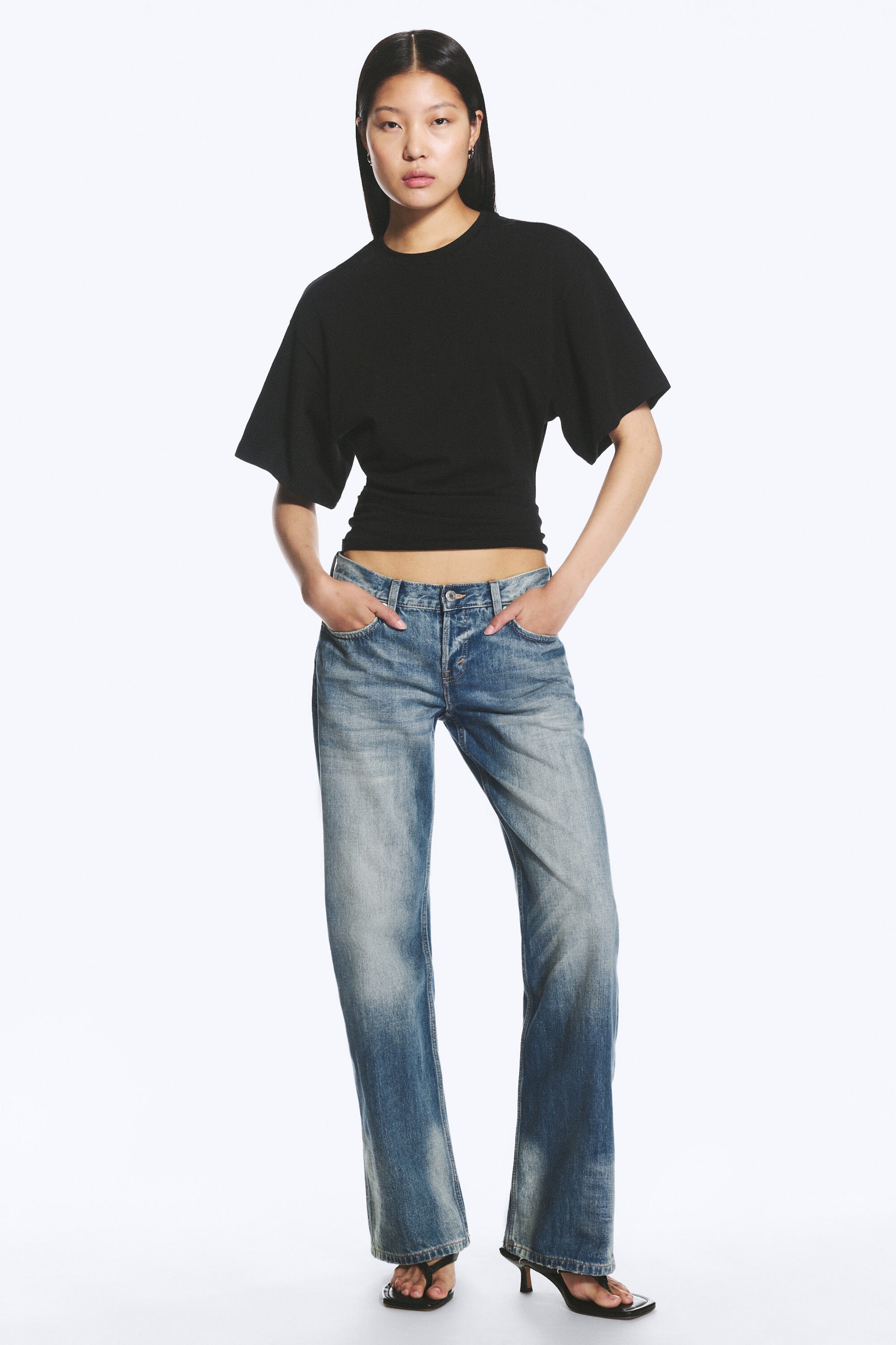 Schwarz - DRAPIERTES, ENG ANLIEGENDES T-SHIRT - 2