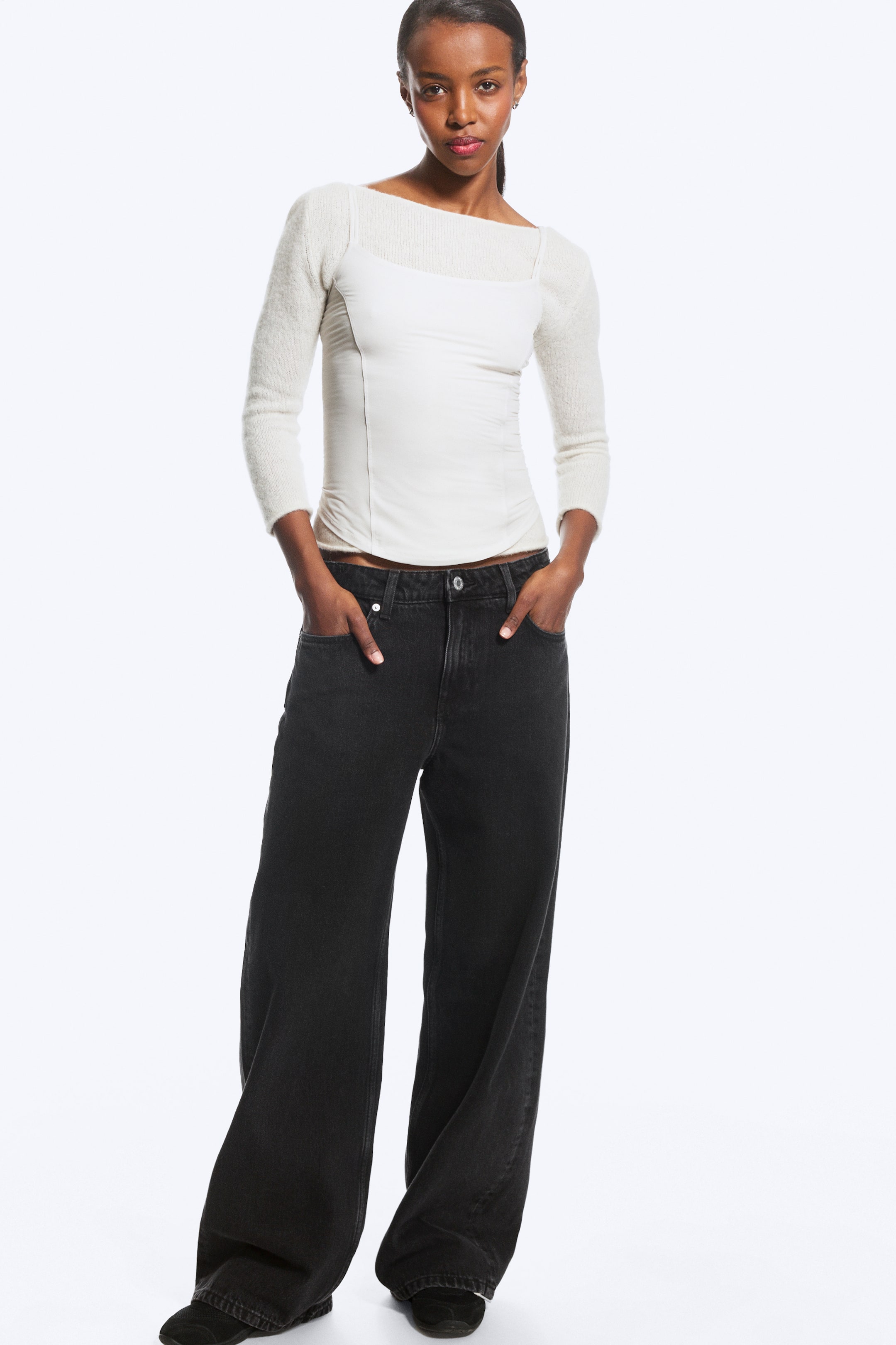 Größeres Bild ansehen: Missy Low Waist Loose Straight Jeans - Tuned Black - Schwarz - Ladies | H&M DE 1