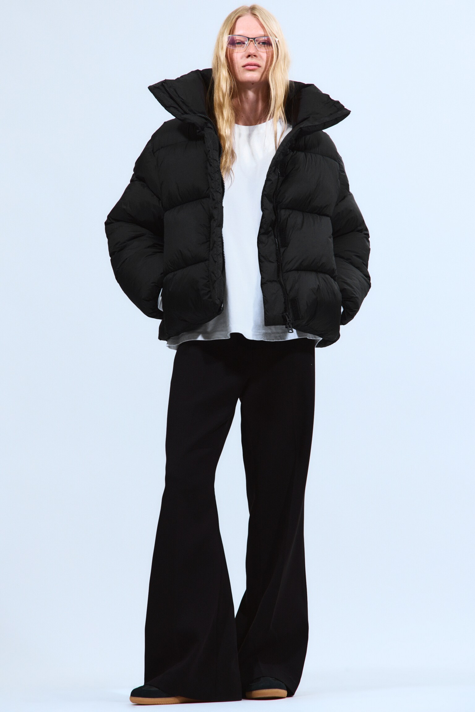 Short Oversized Puffer Jacket - Black/Dark Brown