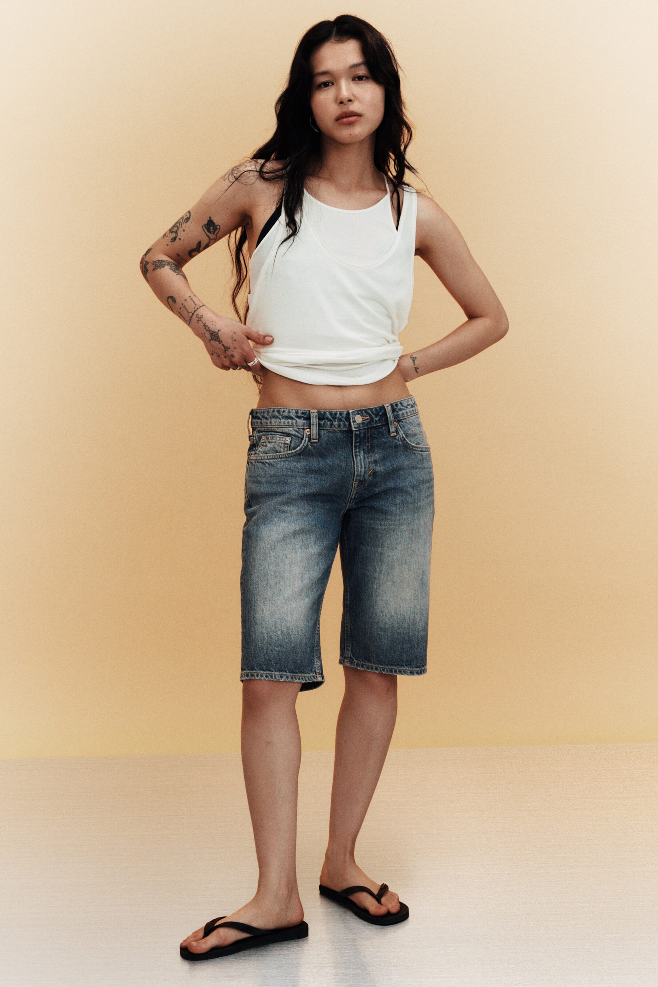 Redondo Blue - Mittelblau - Atom Low Rise Regular Knee-Length Denim Shorts - 1