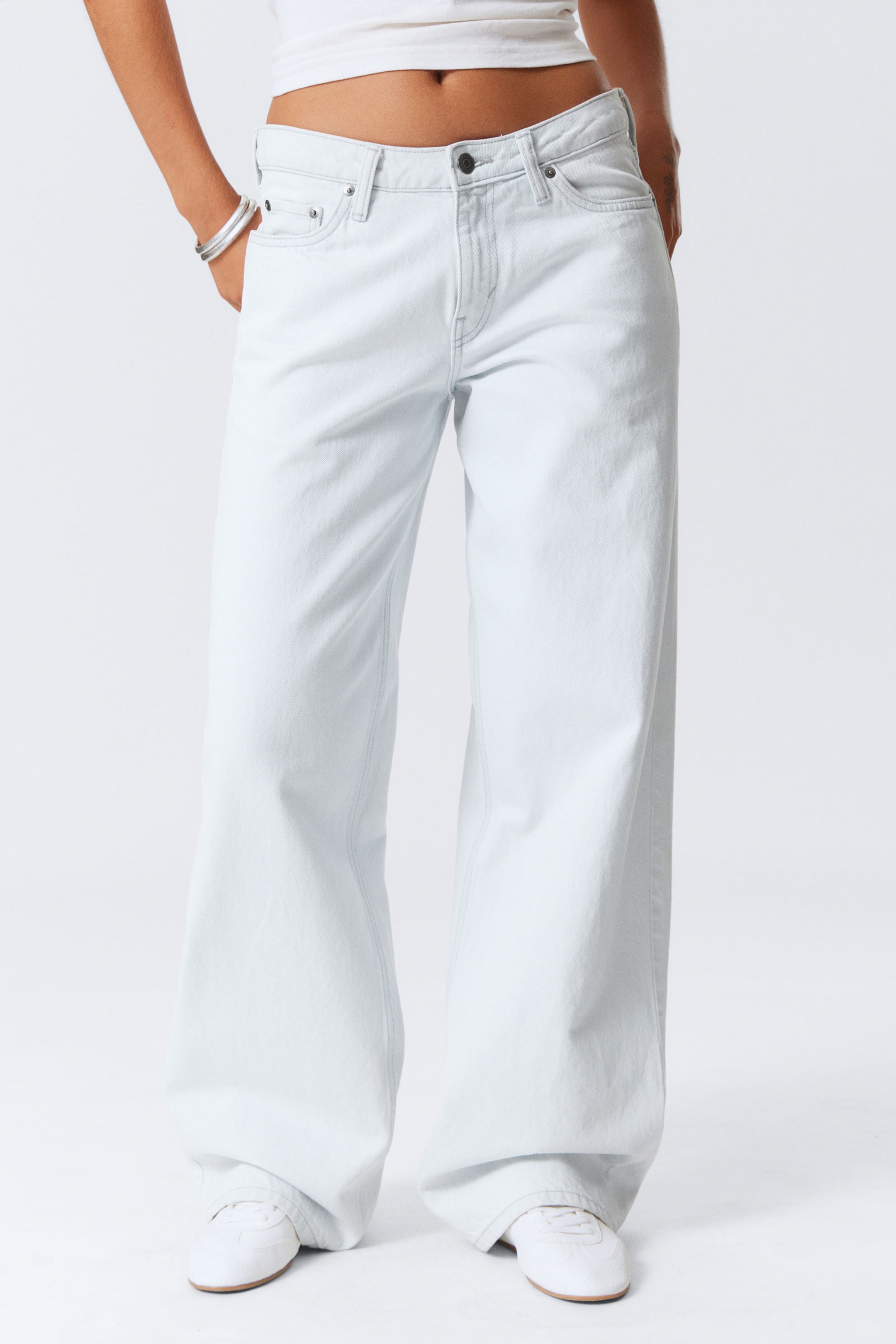 #8898AC - Ample Low Rise Loose Wide Leg Jeans - 2