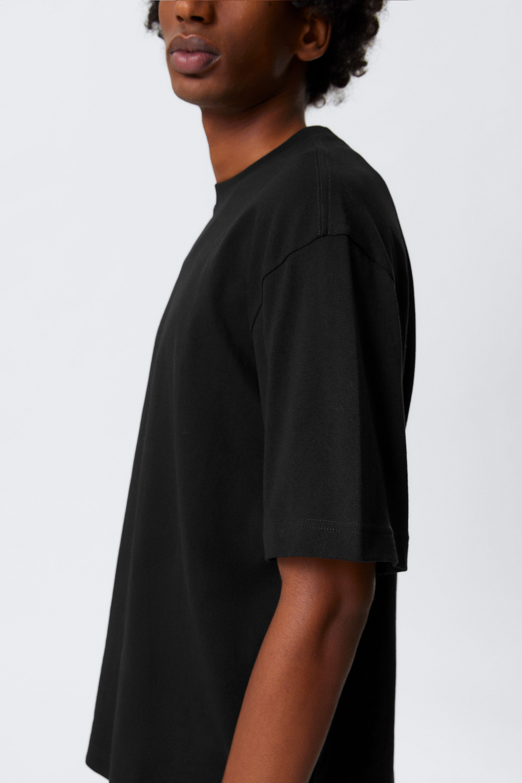 Black - Relaxed T-shirt - 2