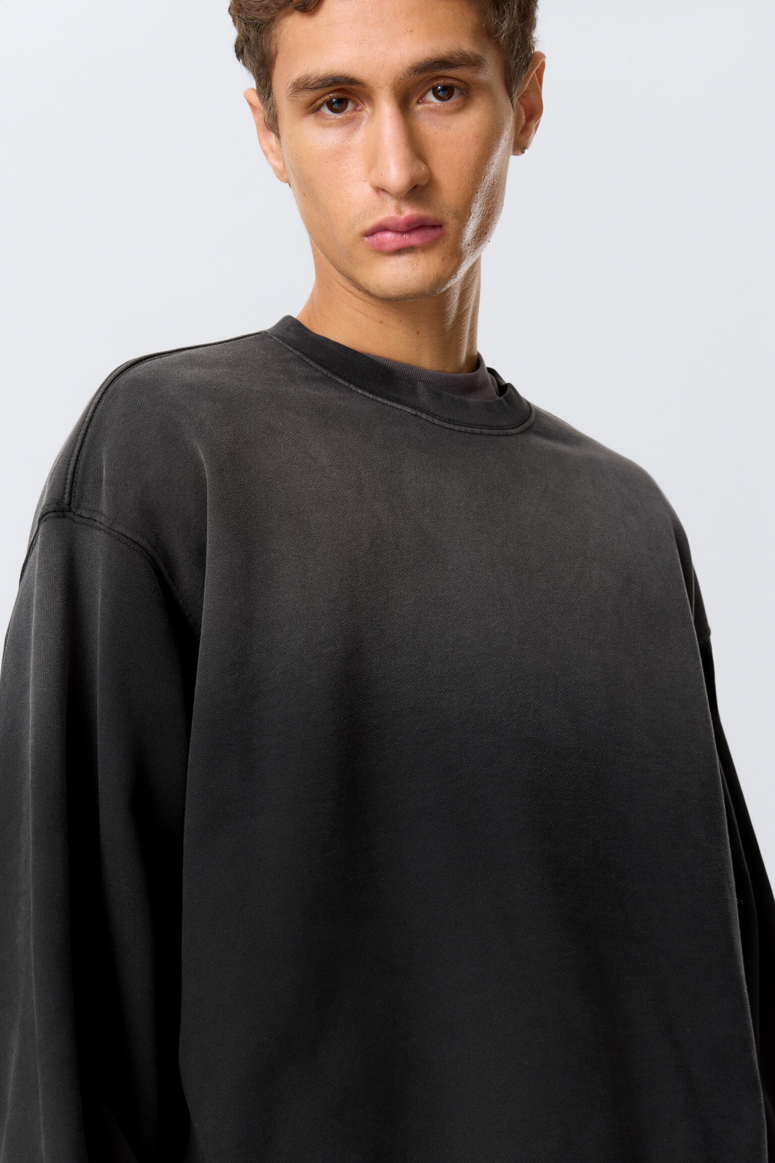 Boxy Distressed Sweatshirt - Faded Black/Dark Green - 3