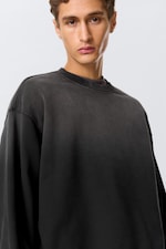 Verblasstes Schwarz - Boxy Sweatshirt im Used-Look - 1