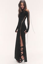 Schwarz - Schulterfreies Maxikleid mit Schnürung - 0