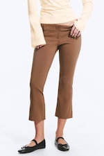 Staubiges Braun - Caprihose mit niedrigem Bund - 1