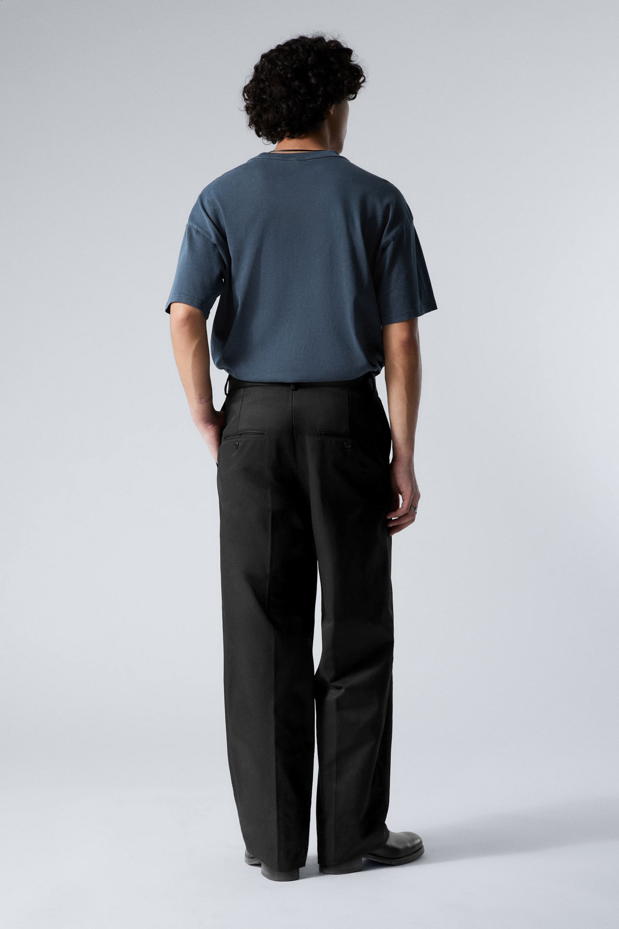 Schwarz - Anzughose aus Twill mit entspannter Passform - 2