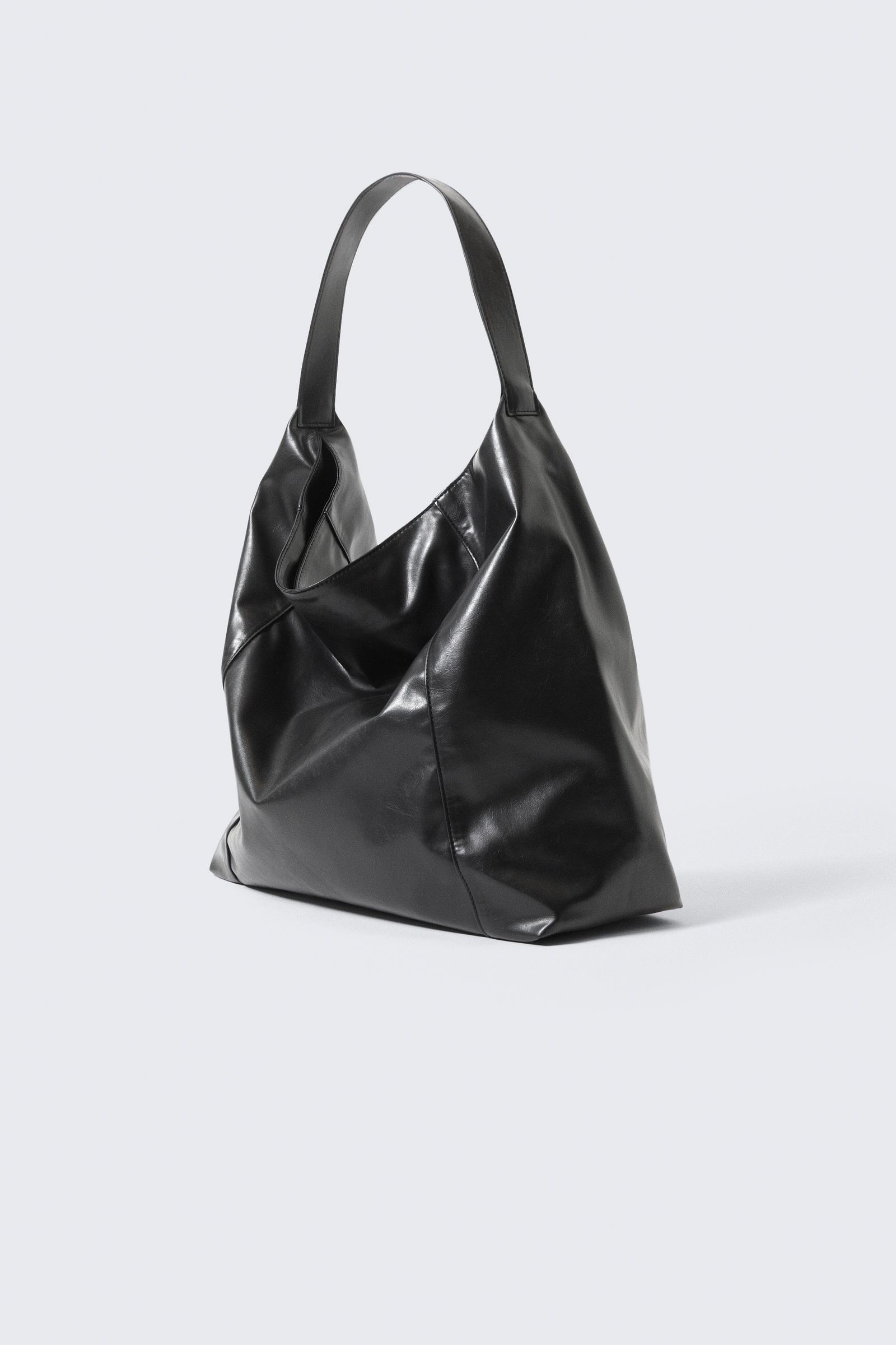 ★ DIAGONAL★ DRAWSTRING LIGHT BAG black DA251B04BK Fendi Shadow Diagonal Clutch Leather Black | Fendi
