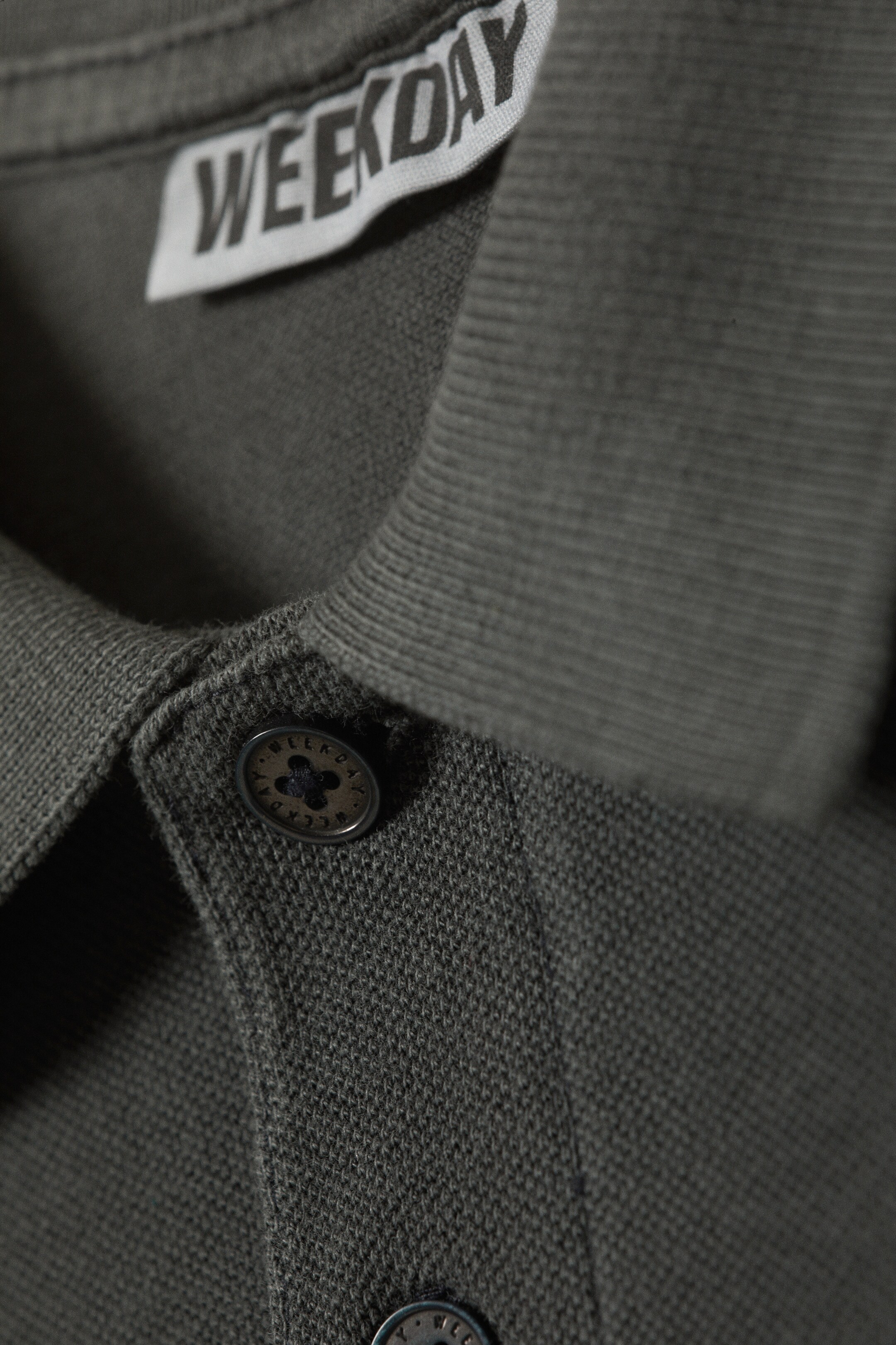 Nagyobb kép megtekintése: Short-Sleeved Cotton Piqué Polo Shirt - Dark Grey - FÉRFI | H&M HU 2