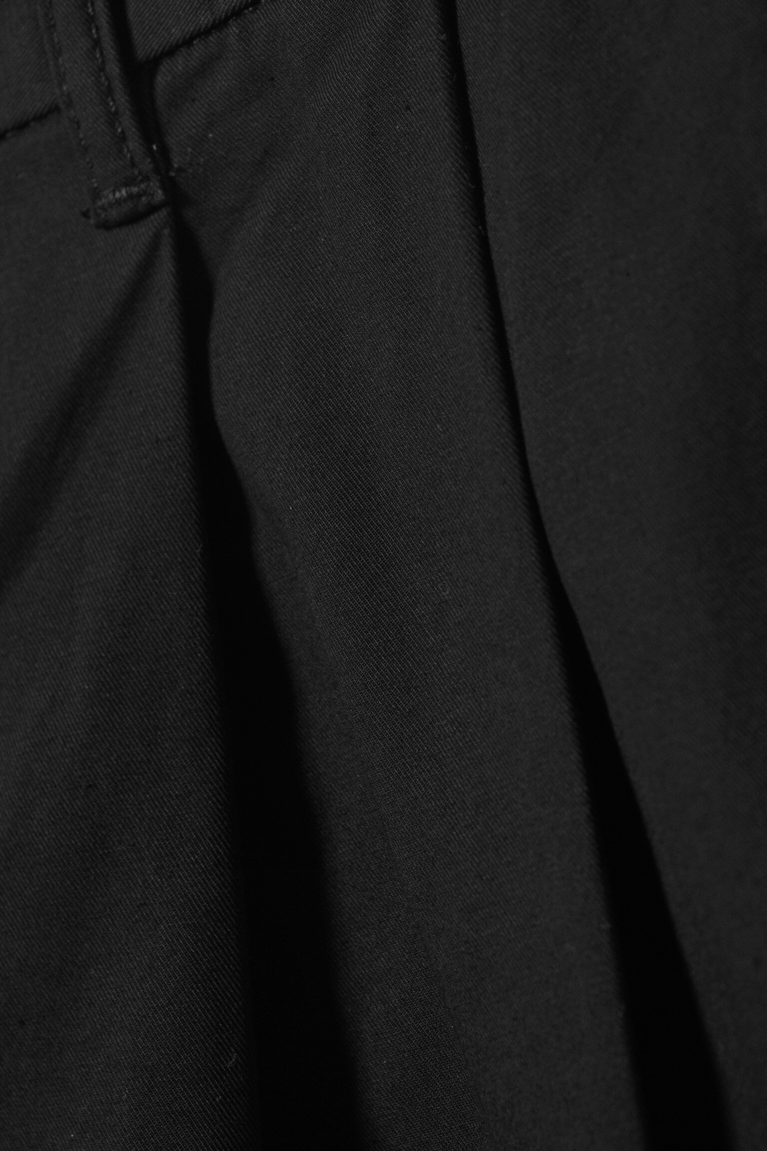 Volné bavlněné keprové šortky - Černá/Tmavě khaki zelená - 2