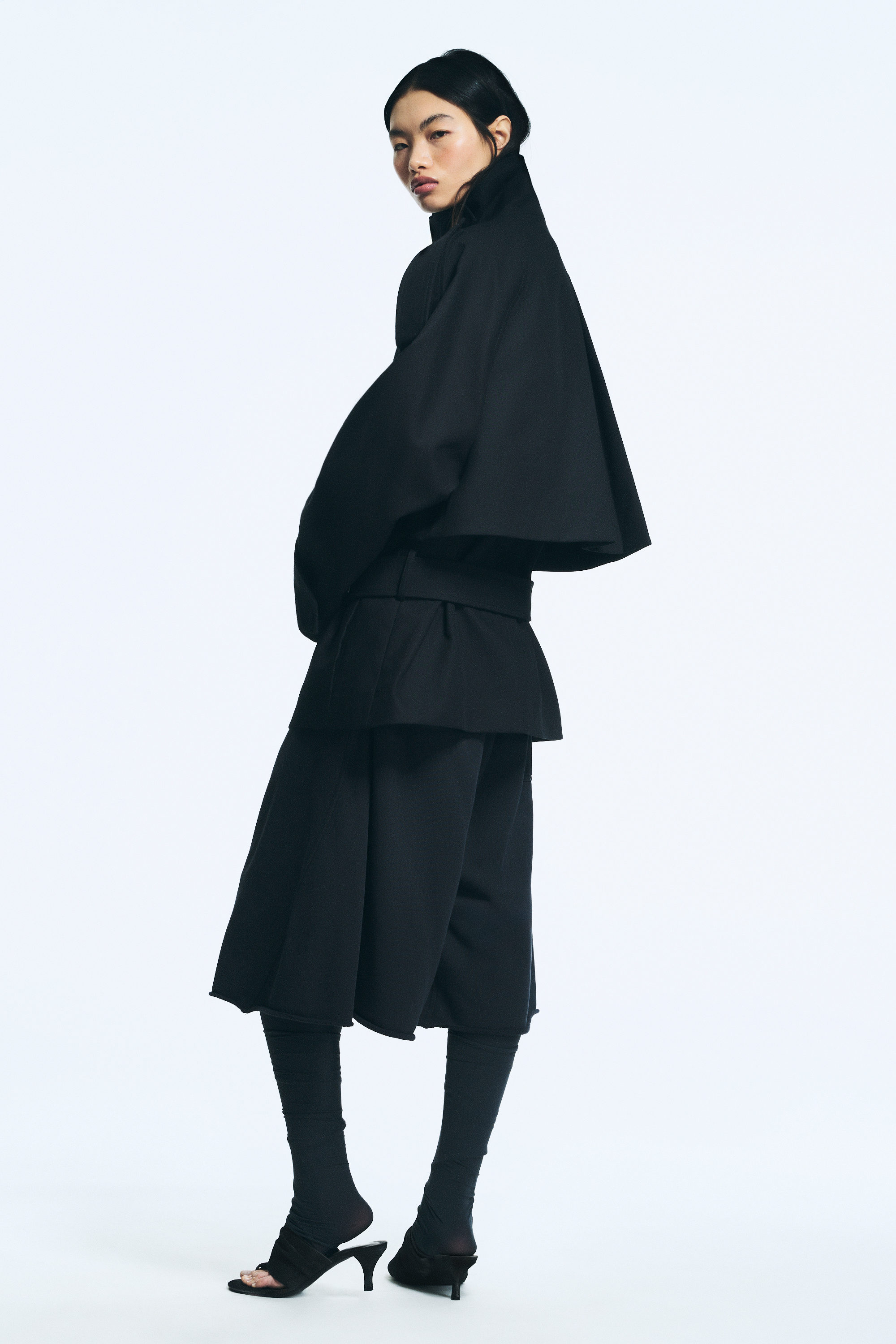 Schwarz - Tech-Trenchcoat mit Lagenoptik - 2