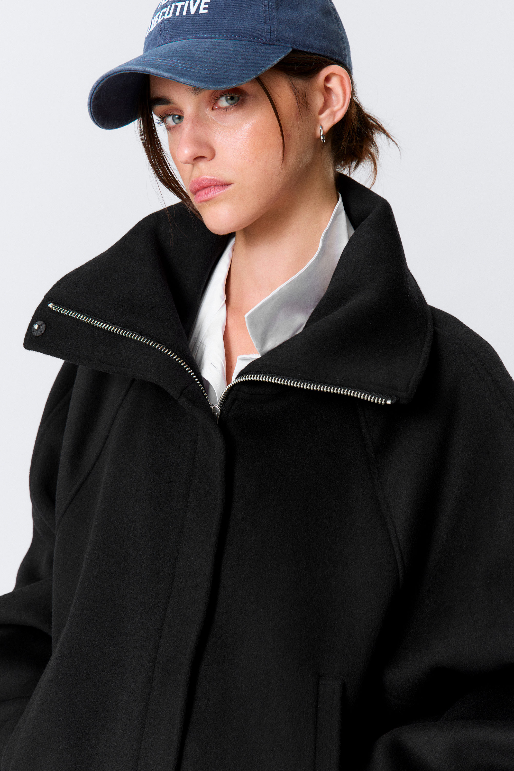 Schwarz - Locker geschnittene Wolljacke mit Raglanärmeln - 3