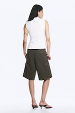 Weiß - Figurbetontes Top mit Stehkragen und Druckknöpfen - 3