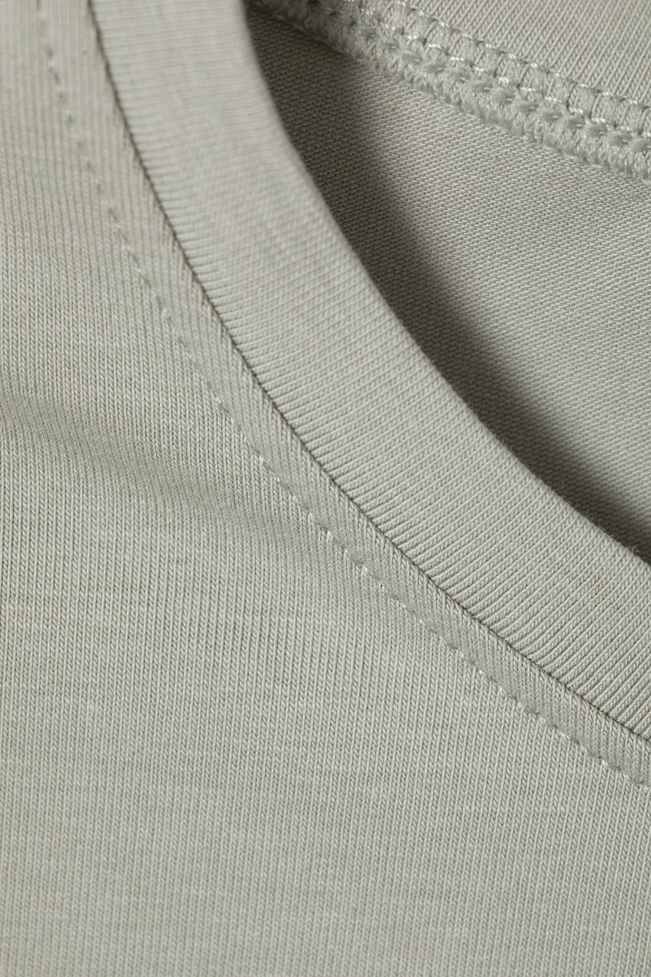 Helles Khaki - Langärmliges Crop-Top mit Nahtdetails - 2