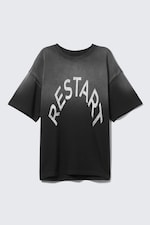 Svart - Restart - En boxig, grafisk t-shirt med tryck - 3
