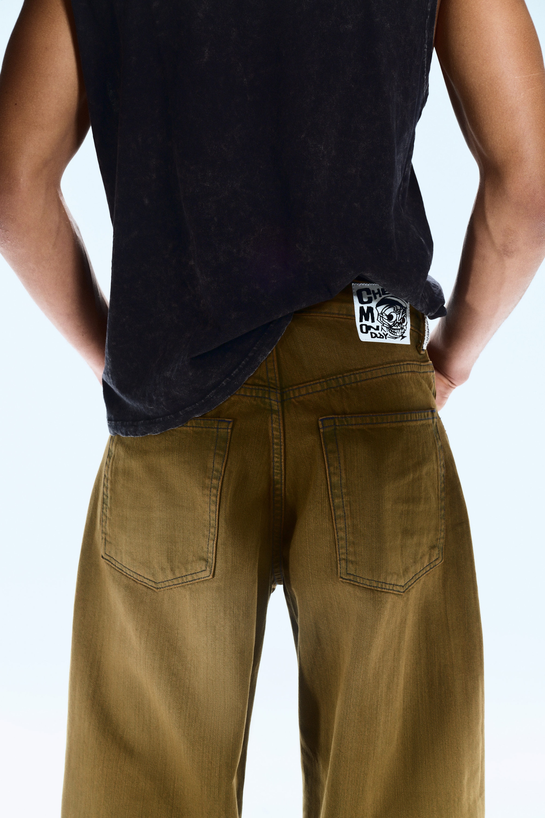 Deep Brown - Bruin - Looser jeans met normale taille en wijde pijpen - 2