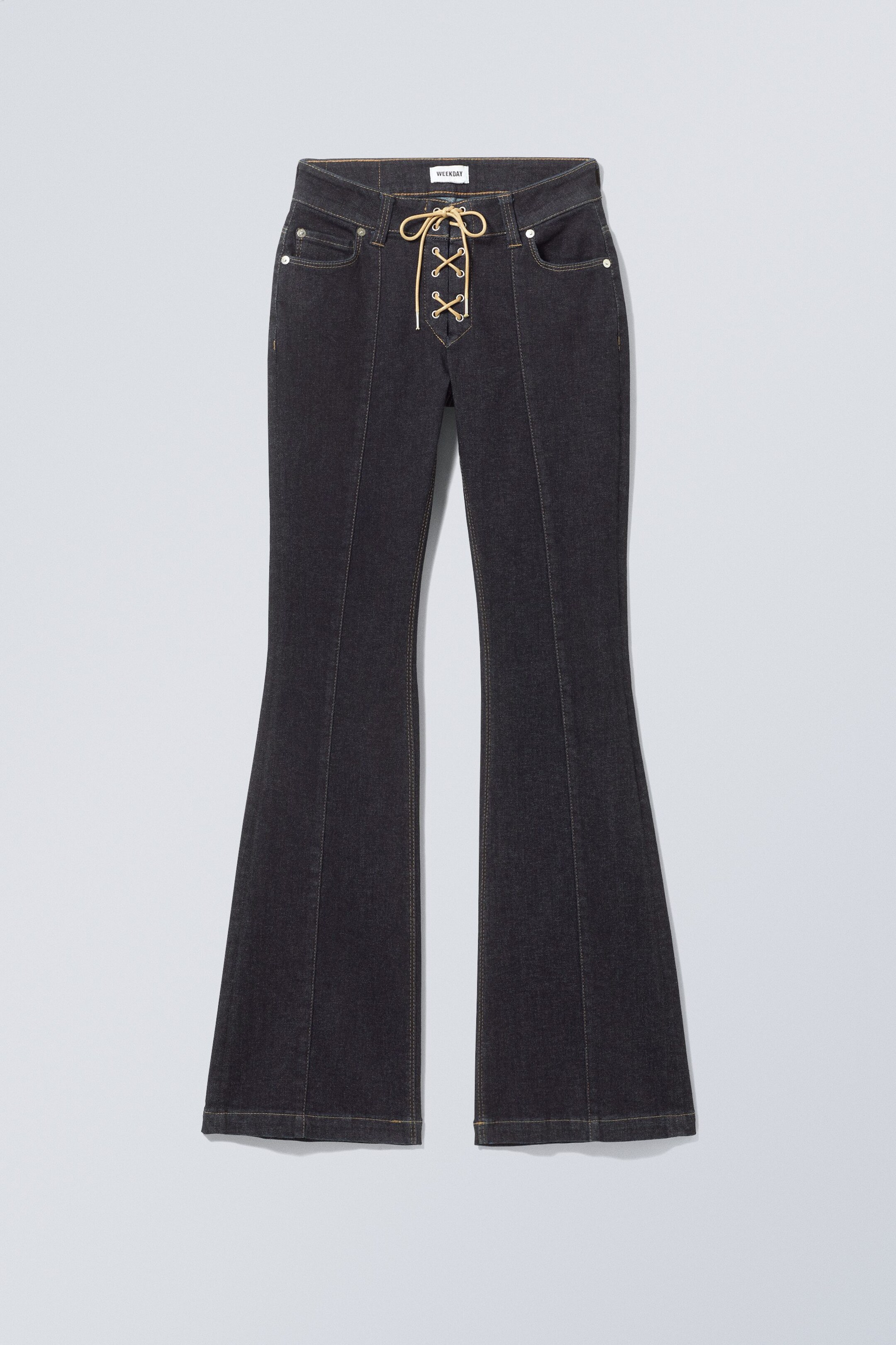 Blaue Rinse - Ausgestellte Jeans Casey mit niedrigem Bund - 1
