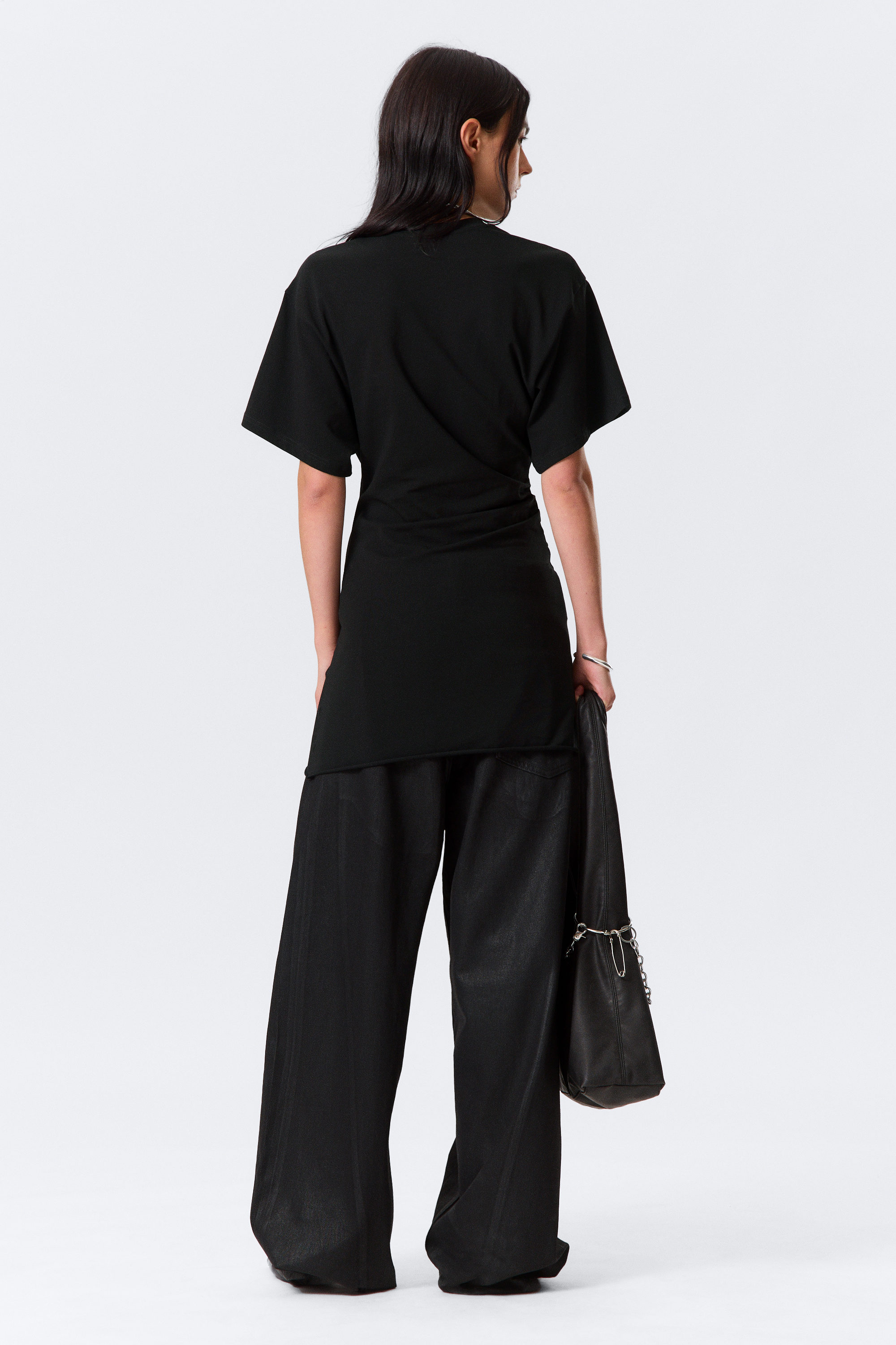 Schwarz - Kurzärmeliges Mini-T-Shirt-Kleid - 3