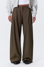 Mörk mullvad - Pinstripe - Låga kostymbyxor med vida ben - 1